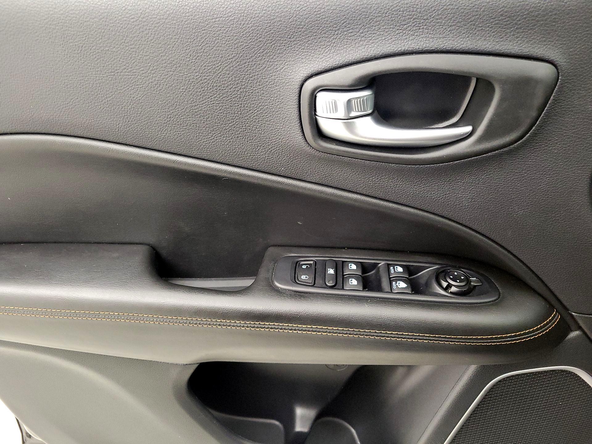 Thumbnail: 2020 Jeep Compass - 12