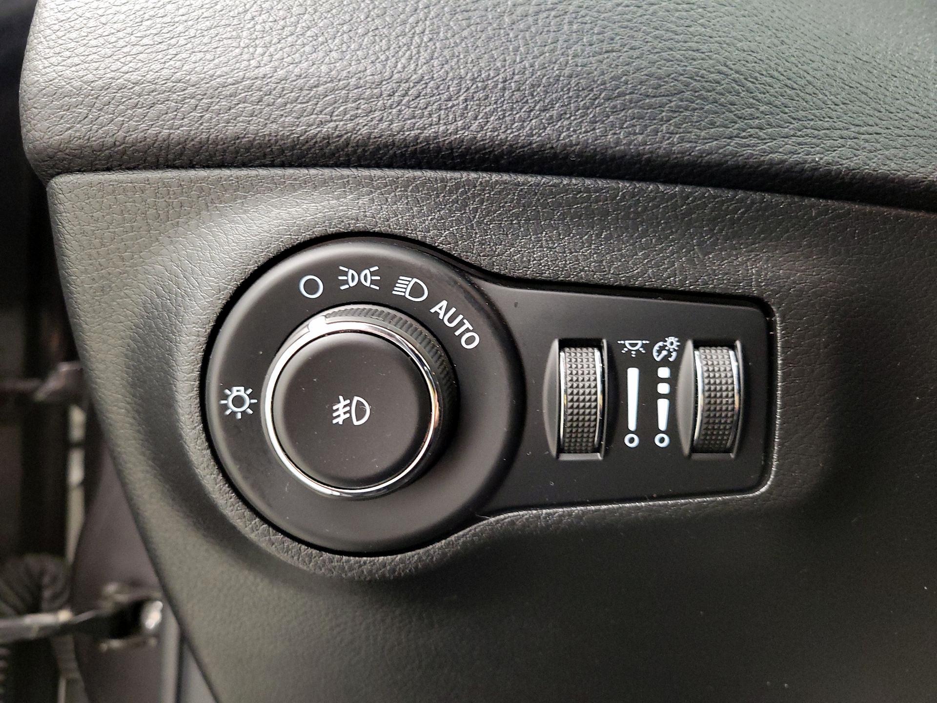 Thumbnail: 2020 Jeep Compass - 13