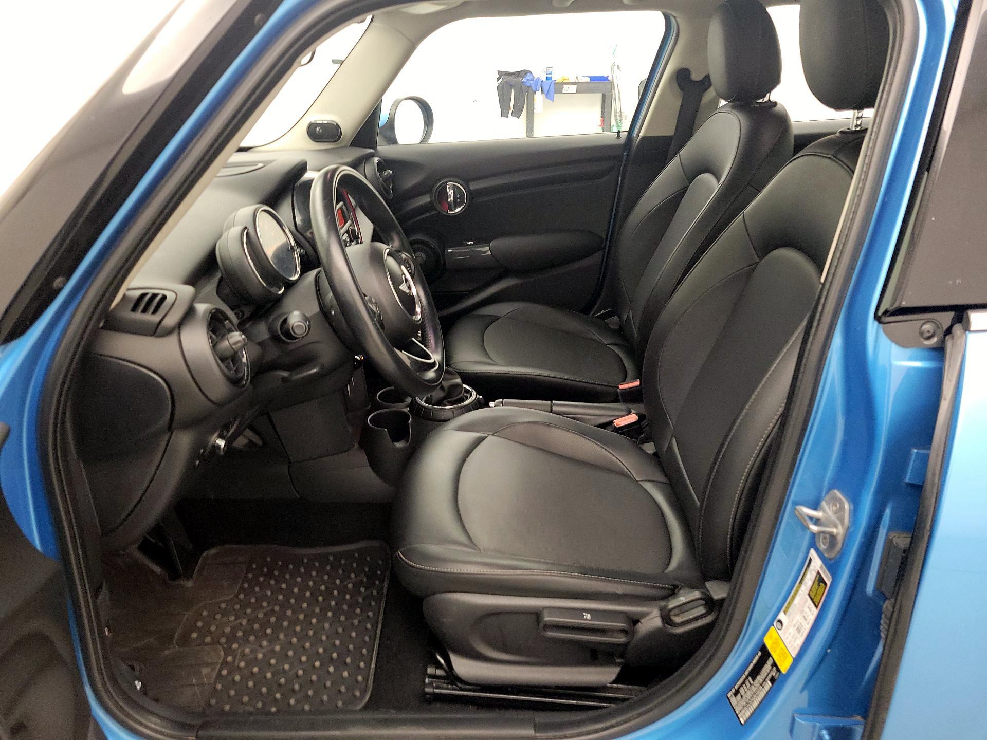 Thumbnail: 2016 MINI Cooper Hardtop - 11