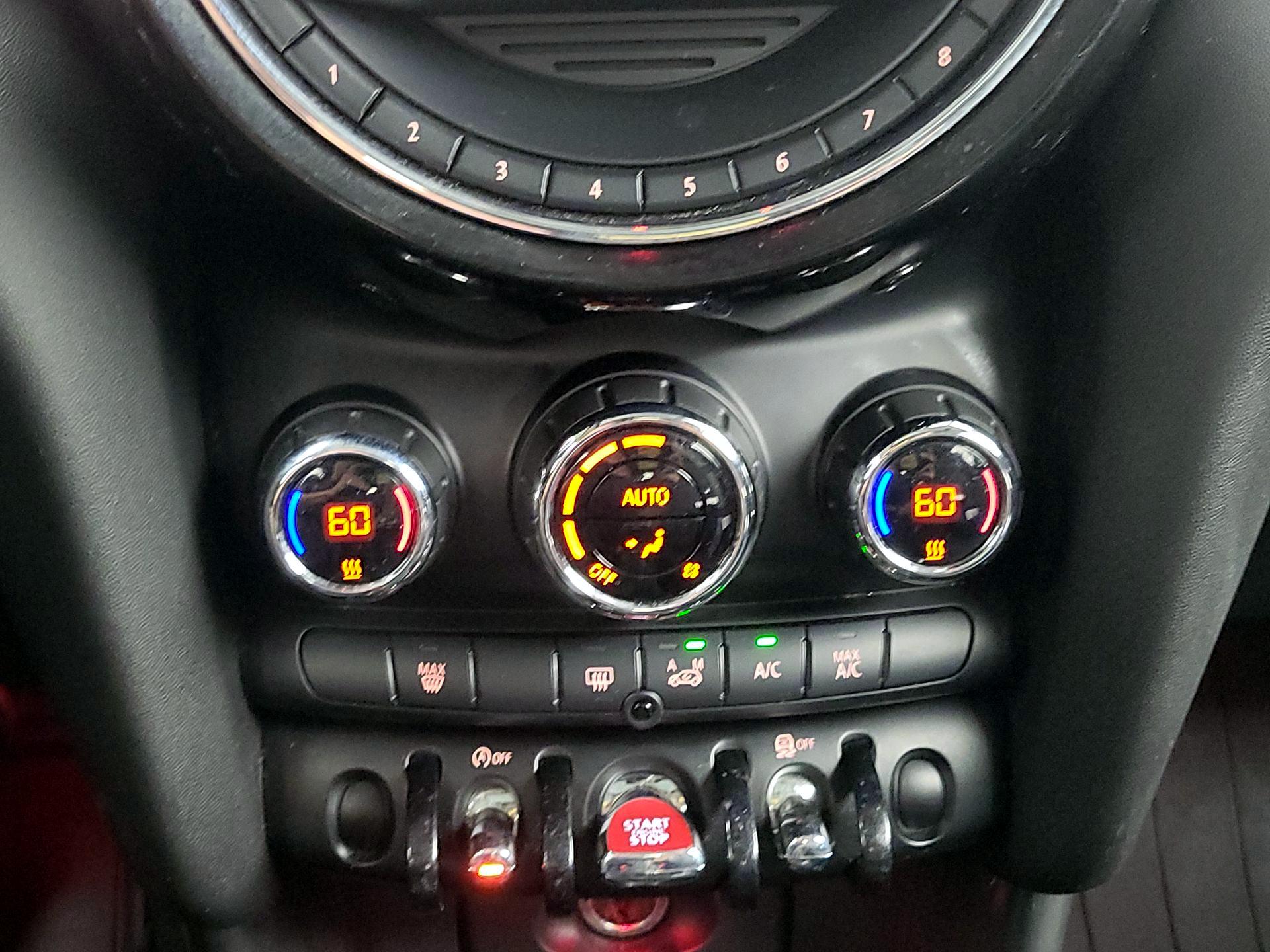 Thumbnail: 2016 MINI Cooper Hardtop - 15