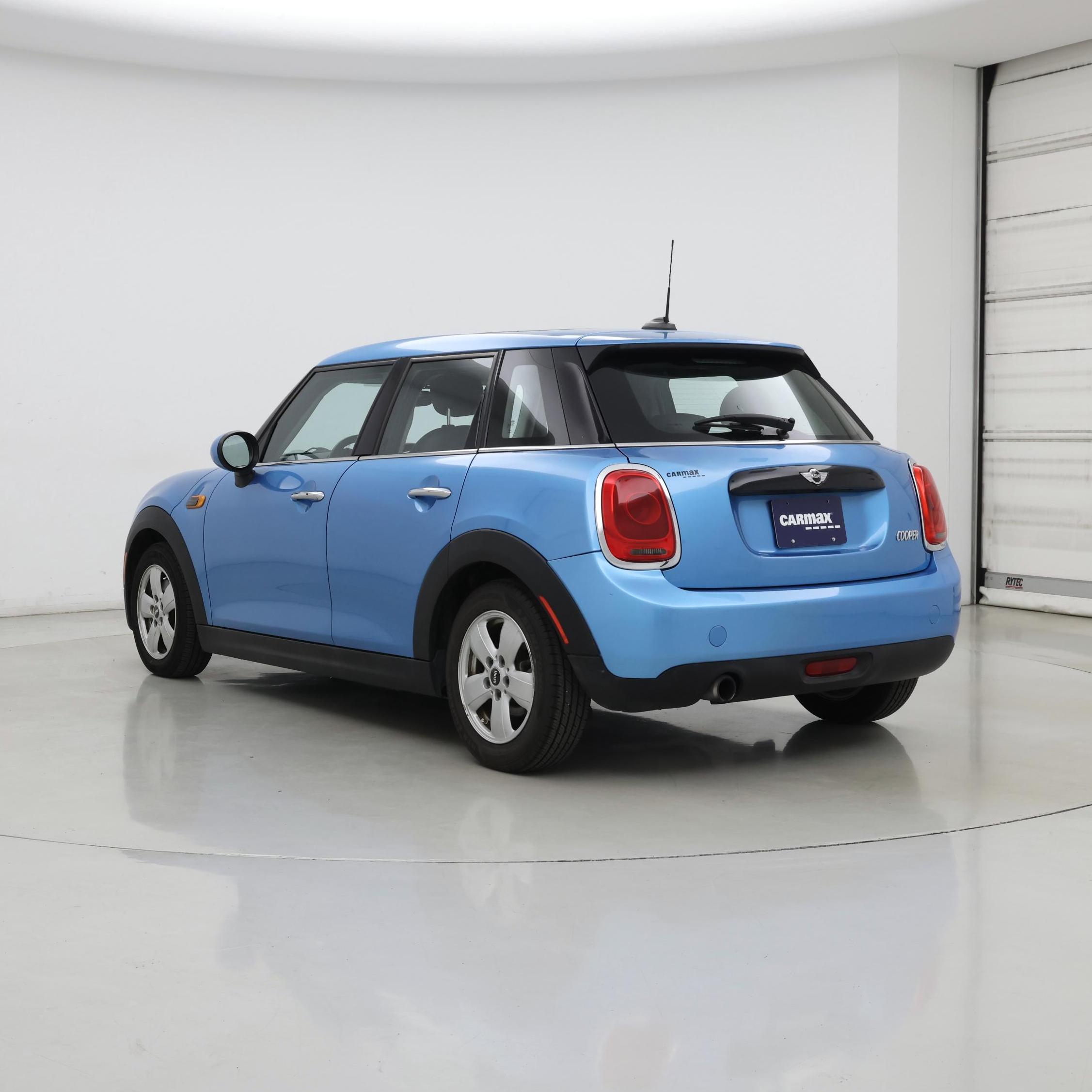 Thumbnail: 2016 MINI Cooper Hardtop - 2