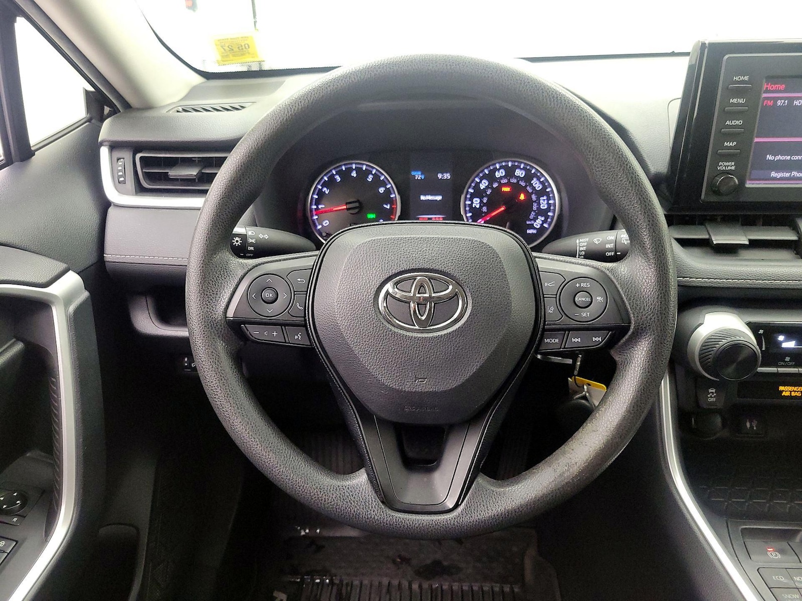 2019 Toyota RAV4 LE - Photo 11