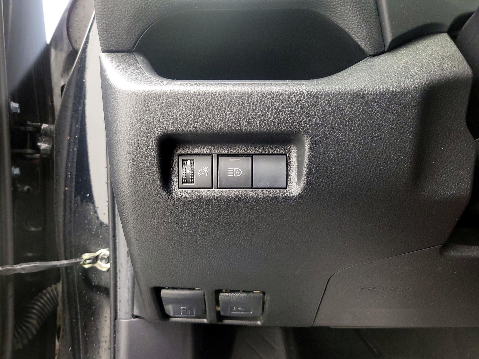 Thumbnail: 2019 Toyota RAV4 - 13