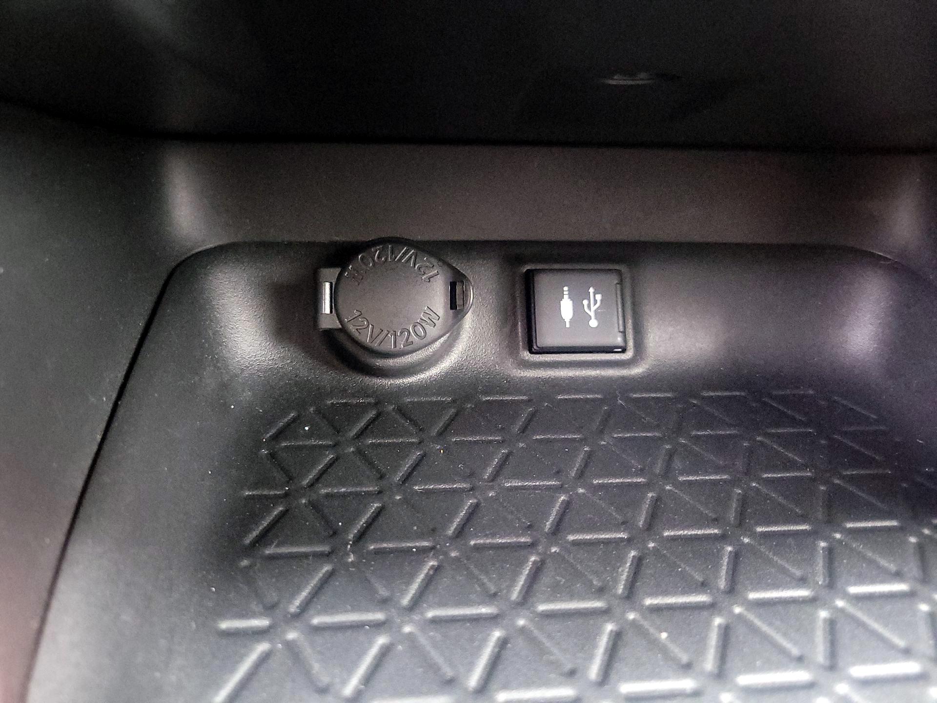 Thumbnail: 2019 Toyota RAV4 - 18