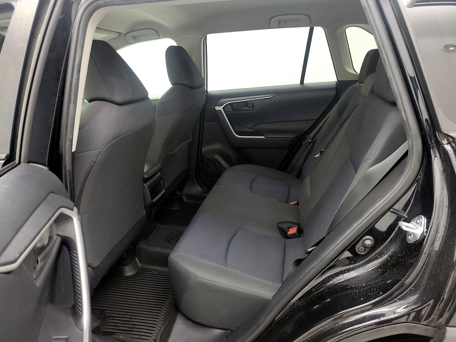 Thumbnail: 2019 Toyota RAV4 - 19