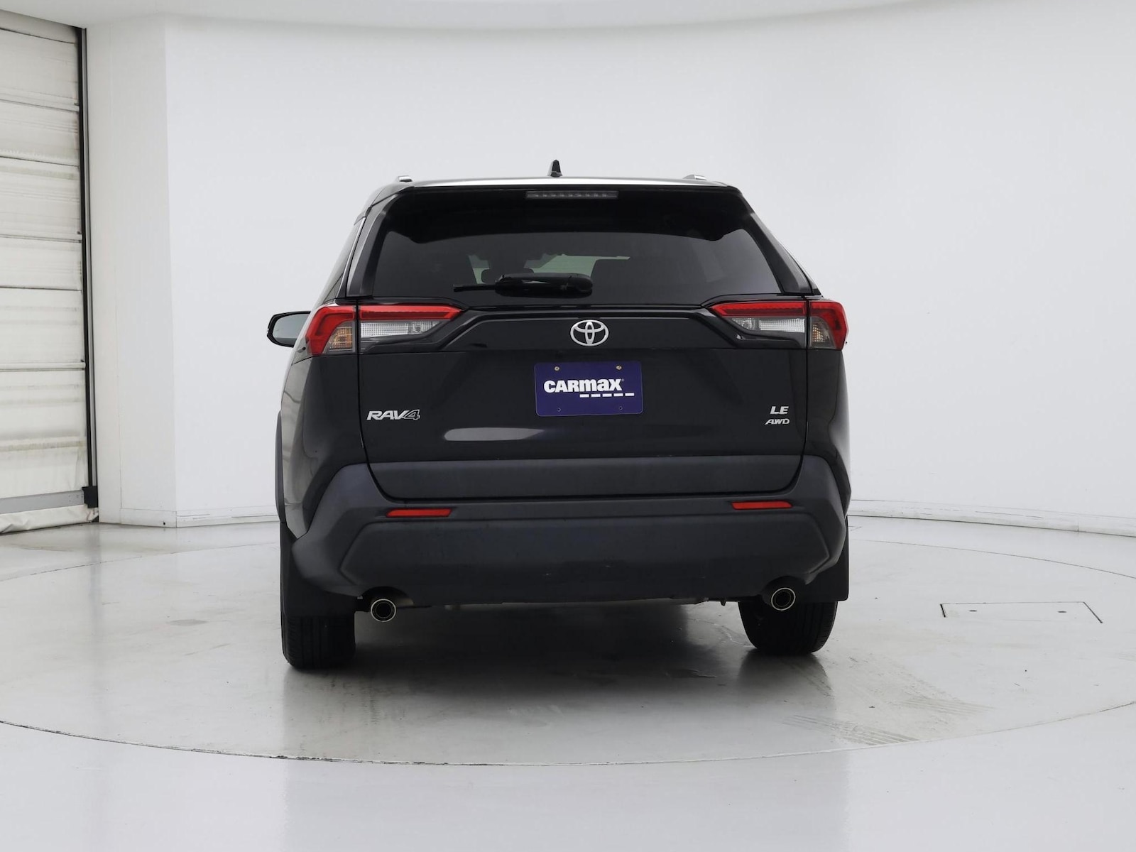 2019 Toyota RAV4 LE - Photo 7