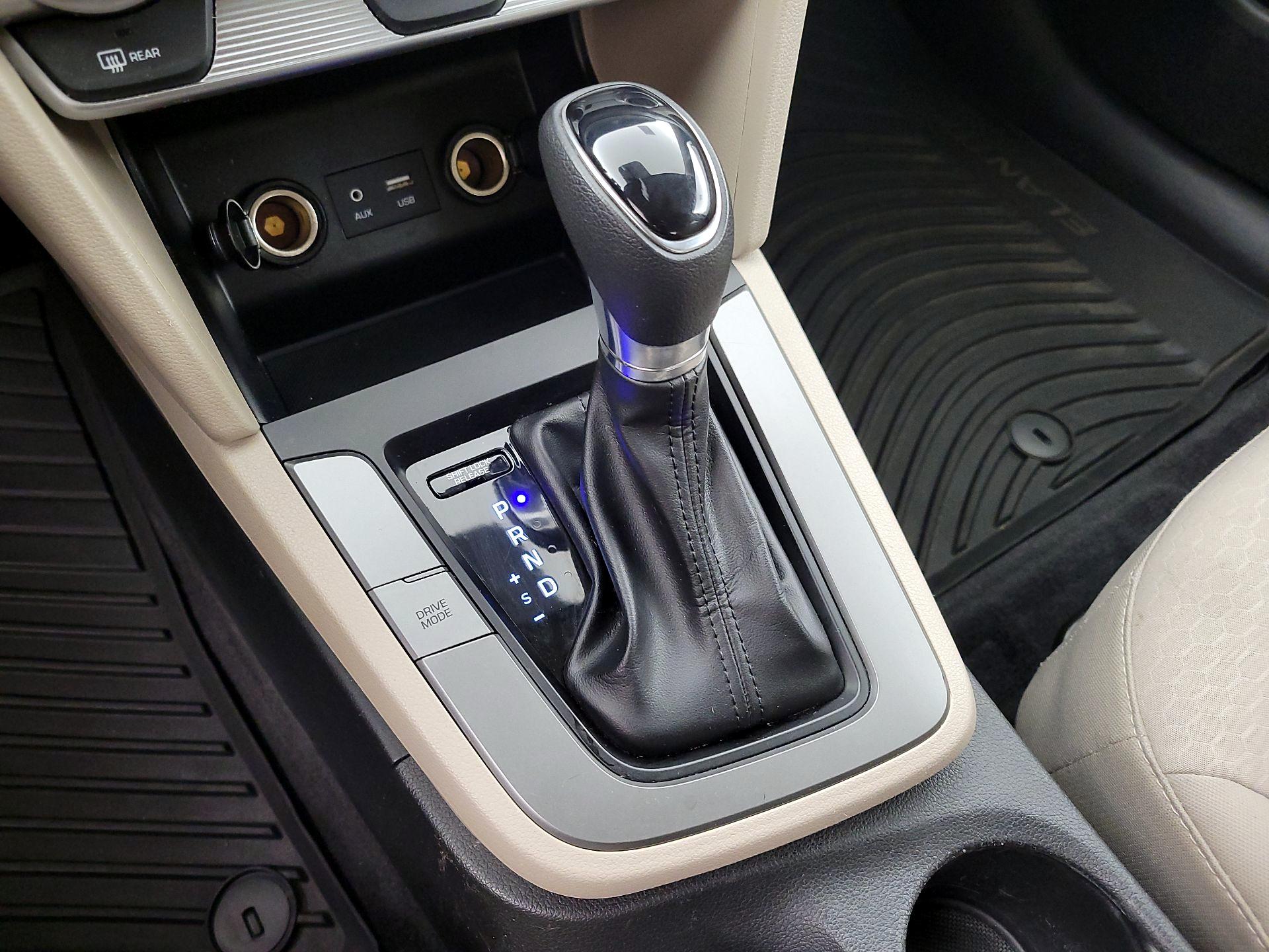 Thumbnail: 2019 Hyundai Elantra - 17