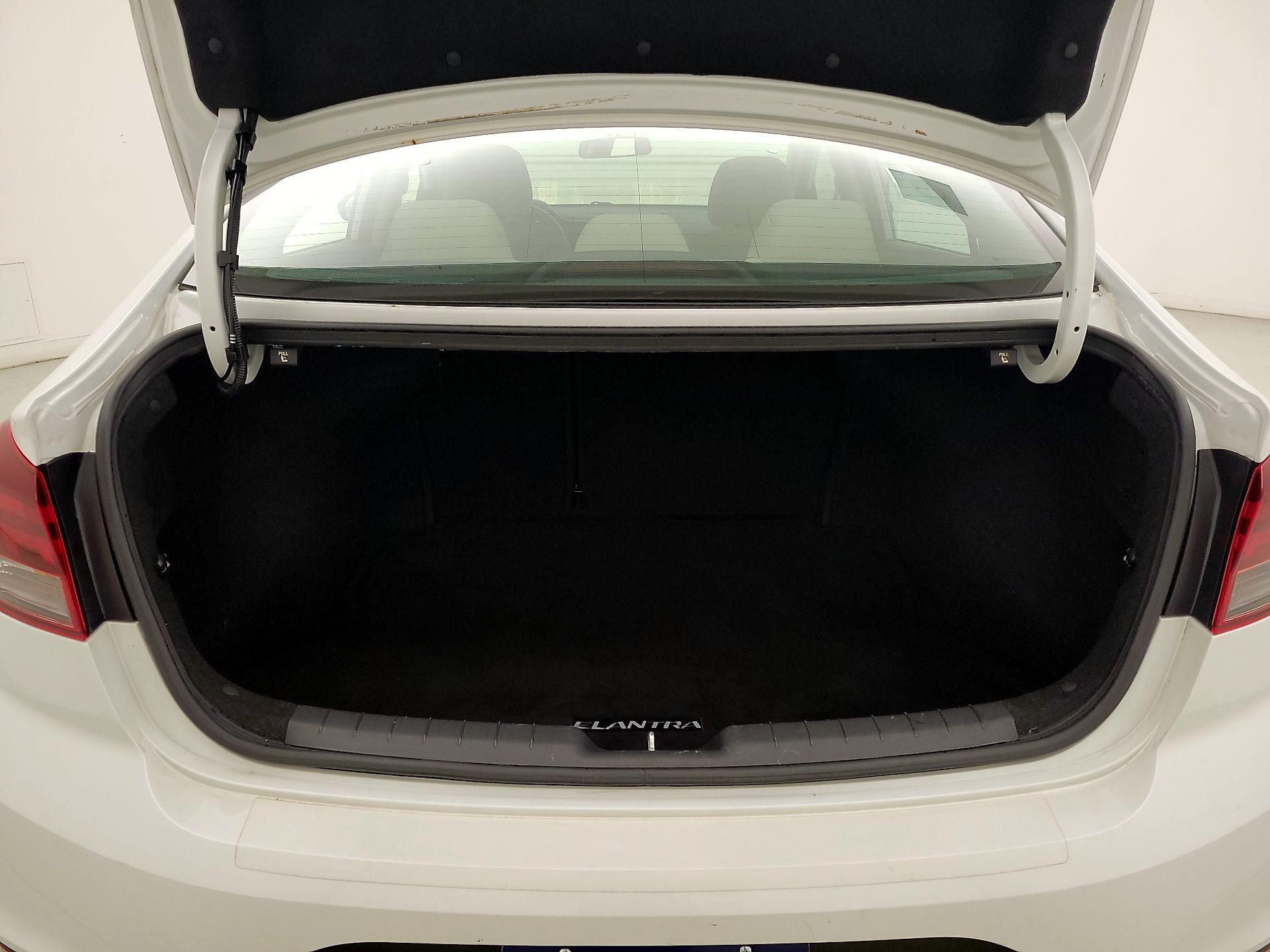 Thumbnail: 2019 Hyundai Elantra - 20