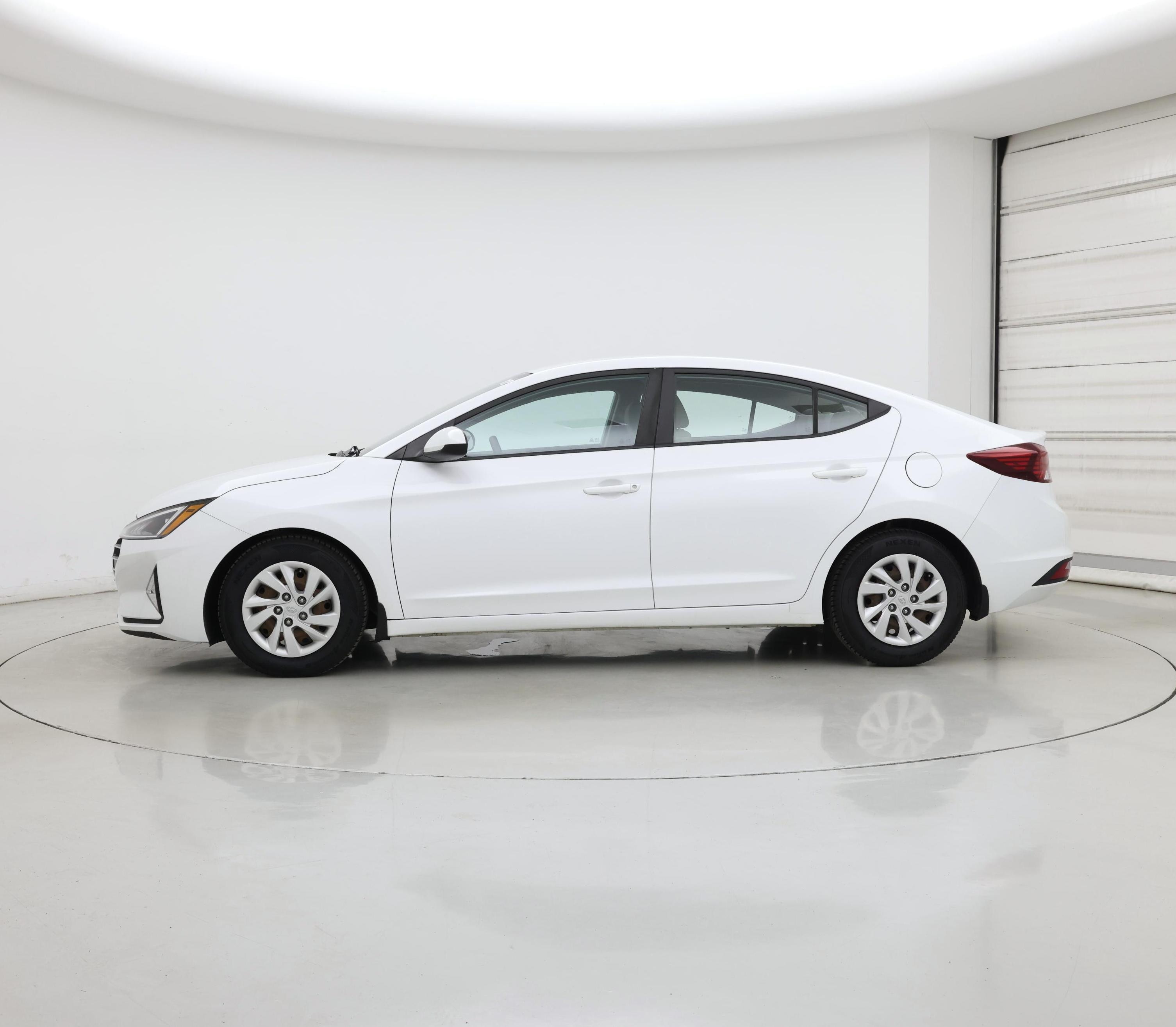Thumbnail: 2019 Hyundai Elantra - 3