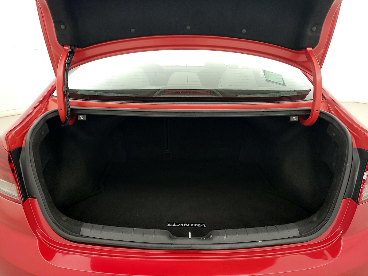 Trunk/Cargo (Seats Up)