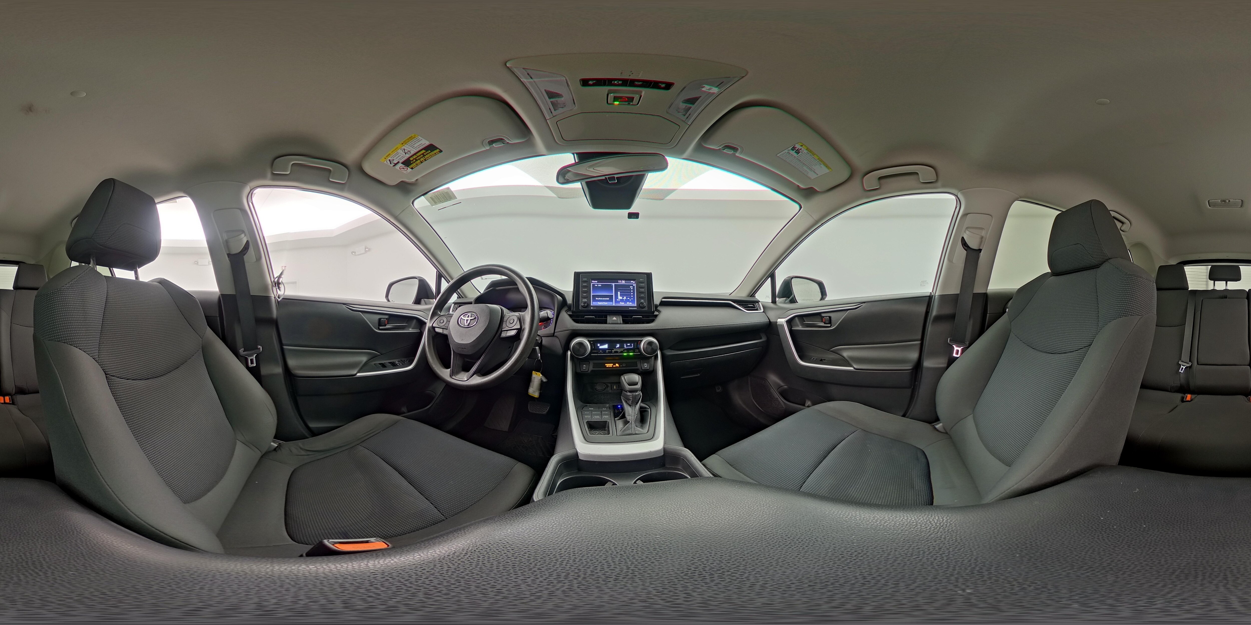 2020 Toyota RAV4 LE - Photo 24