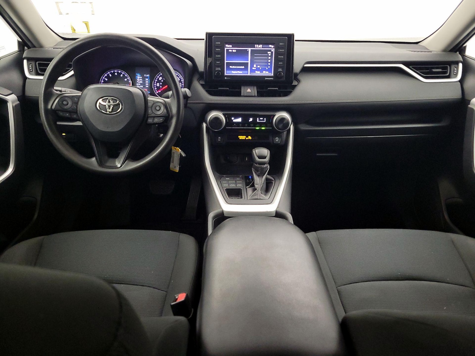 2020 Toyota RAV4 LE - Photo 10