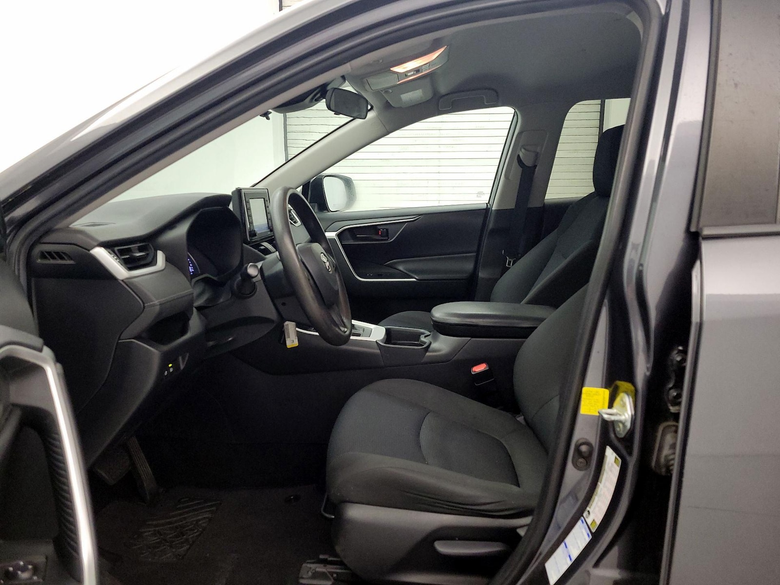 2020 Toyota RAV4 LE - Photo 12