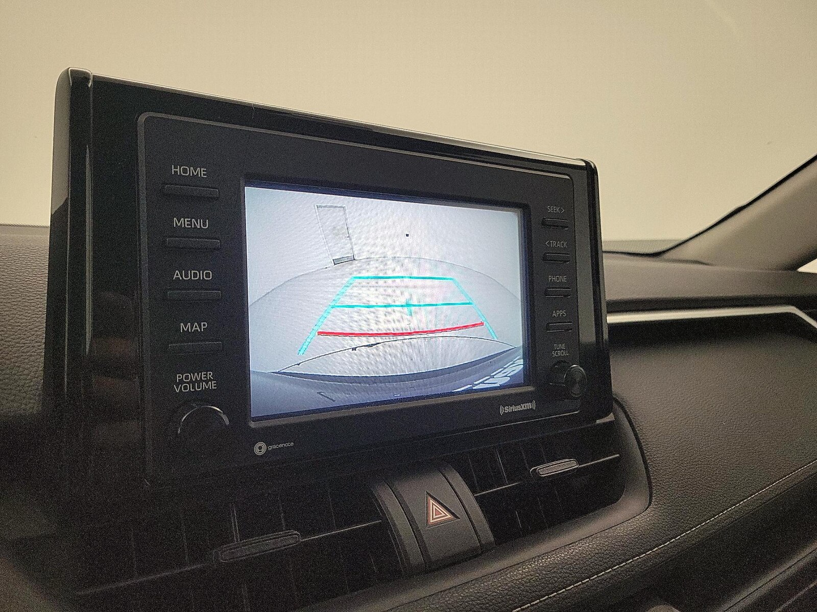 2020 Toyota RAV4 LE - Photo 15