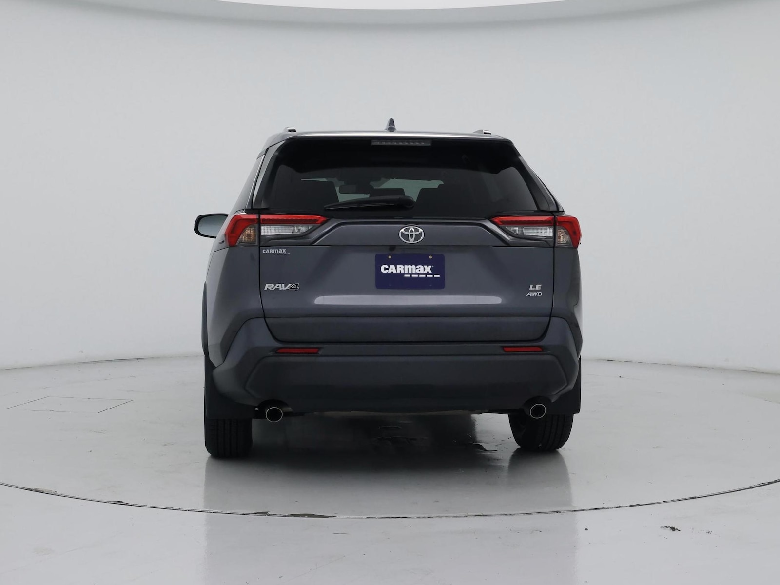 2020 Toyota RAV4 LE - Photo 7