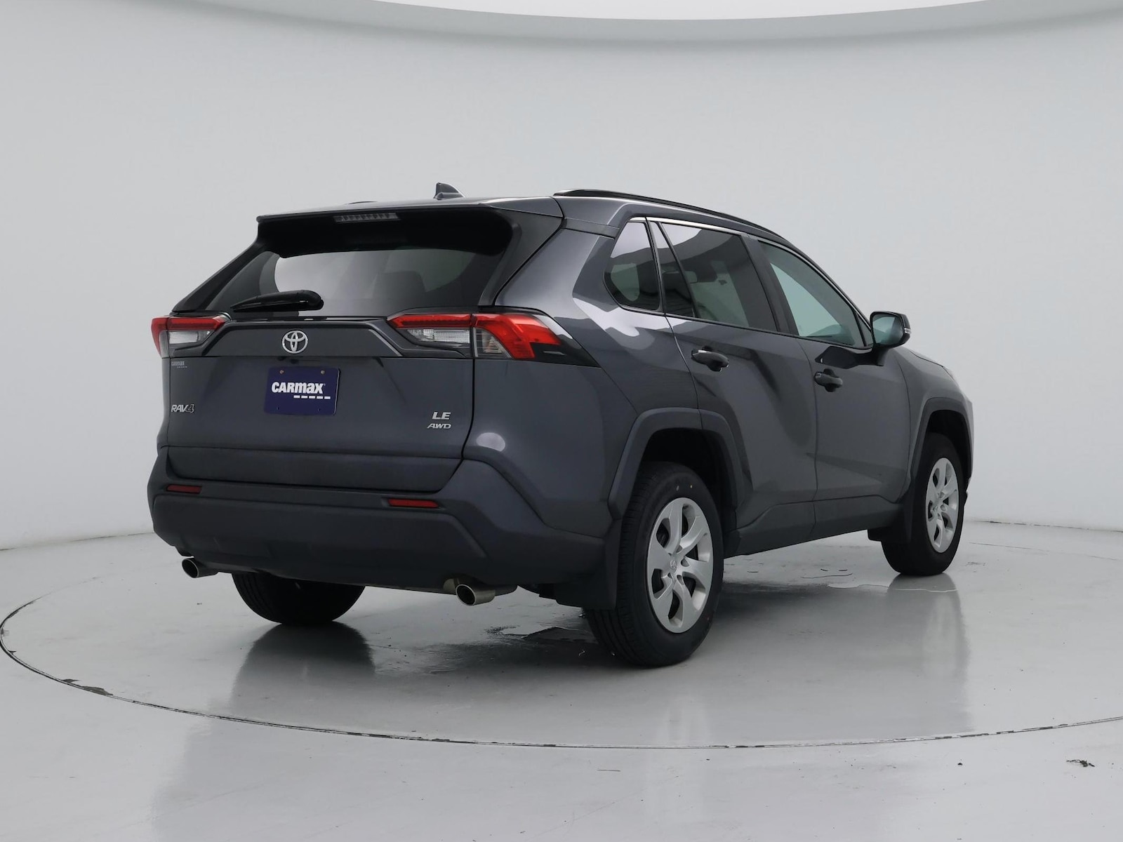2020 Toyota RAV4 LE - Photo 9