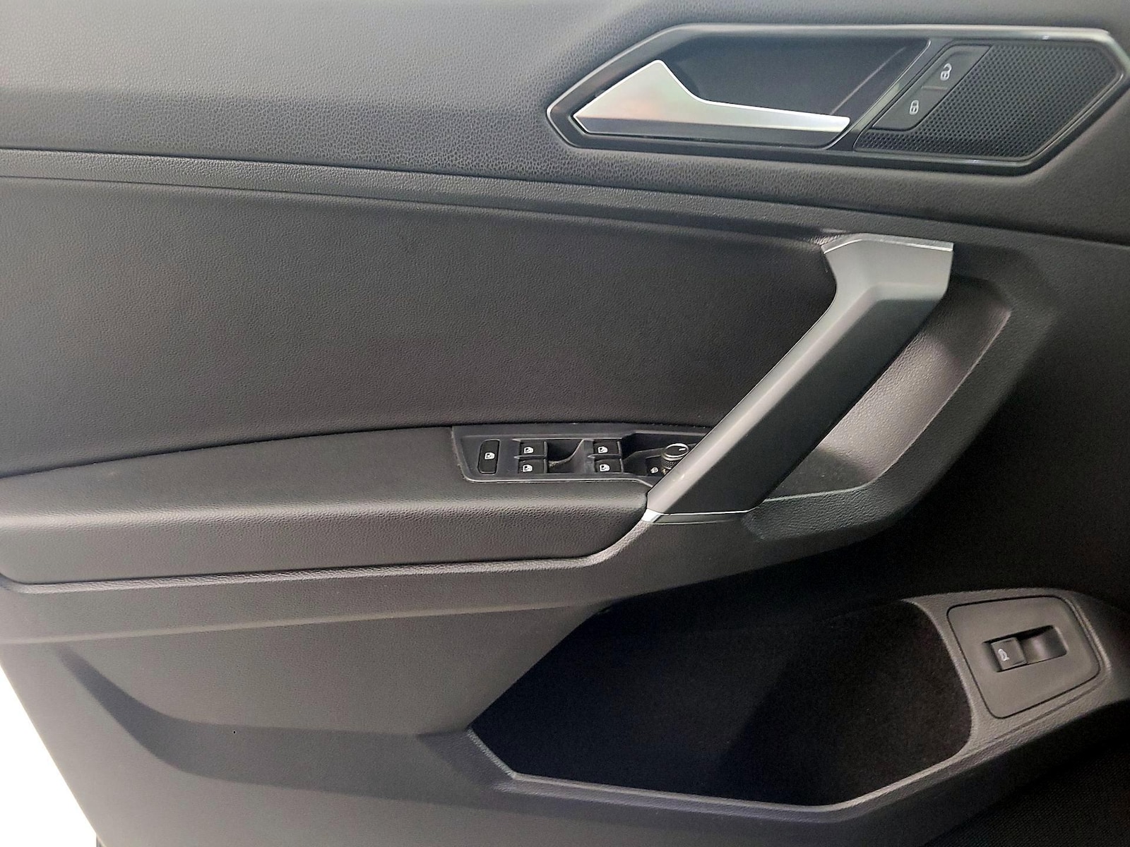 2018 Volkswagen Tiguan SEL - Photo 13