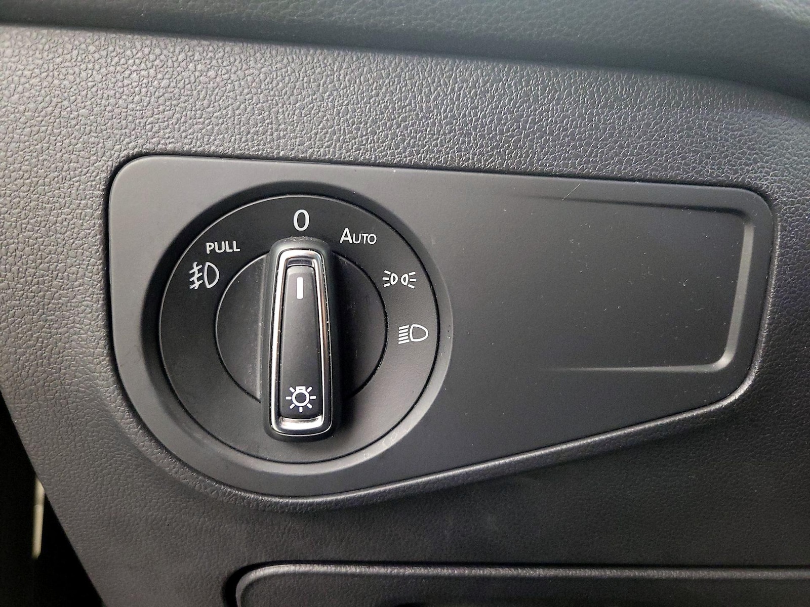 2018 Volkswagen Tiguan SEL - Photo 14