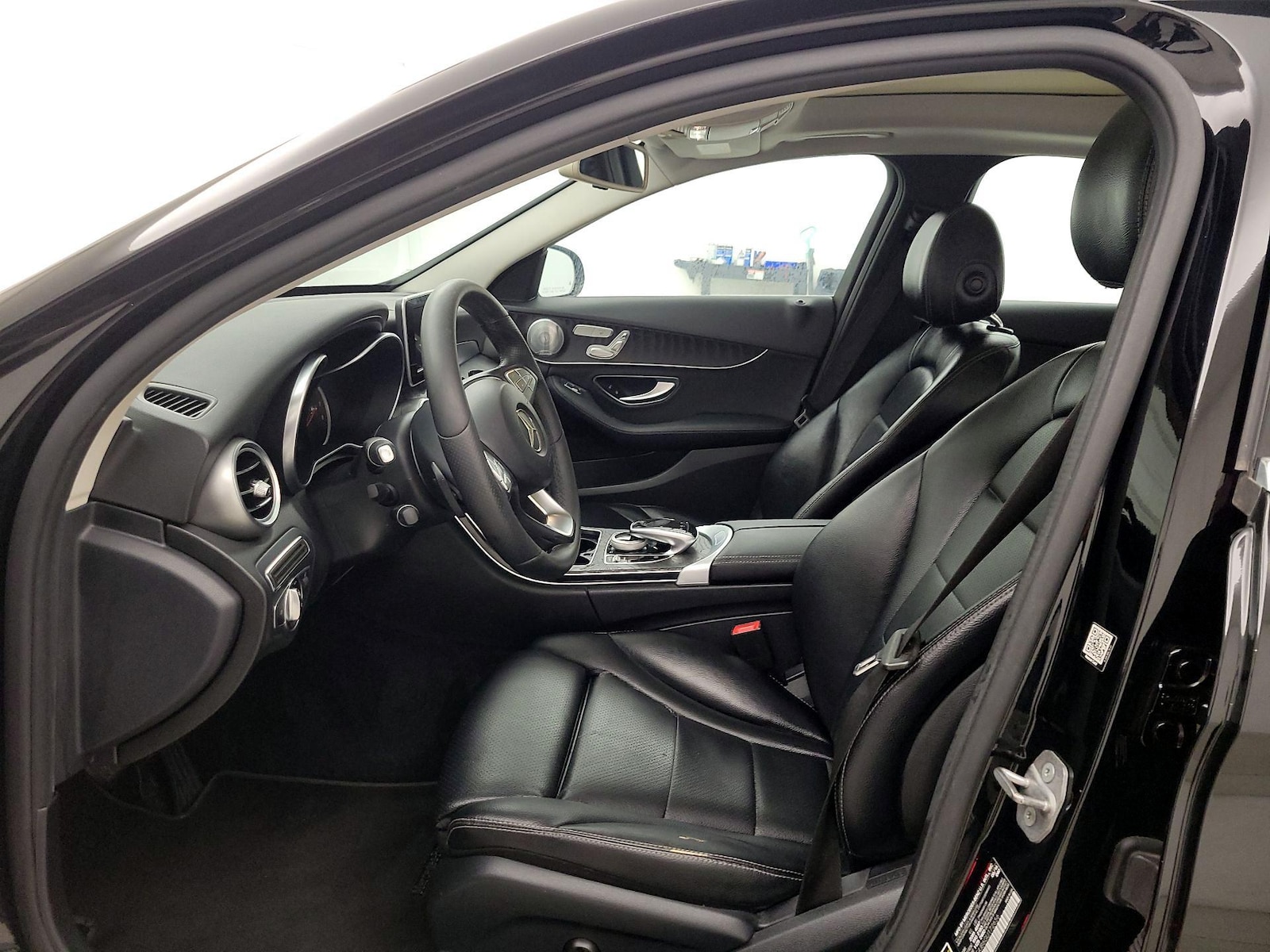 Power Seat(s) & Leather Seats