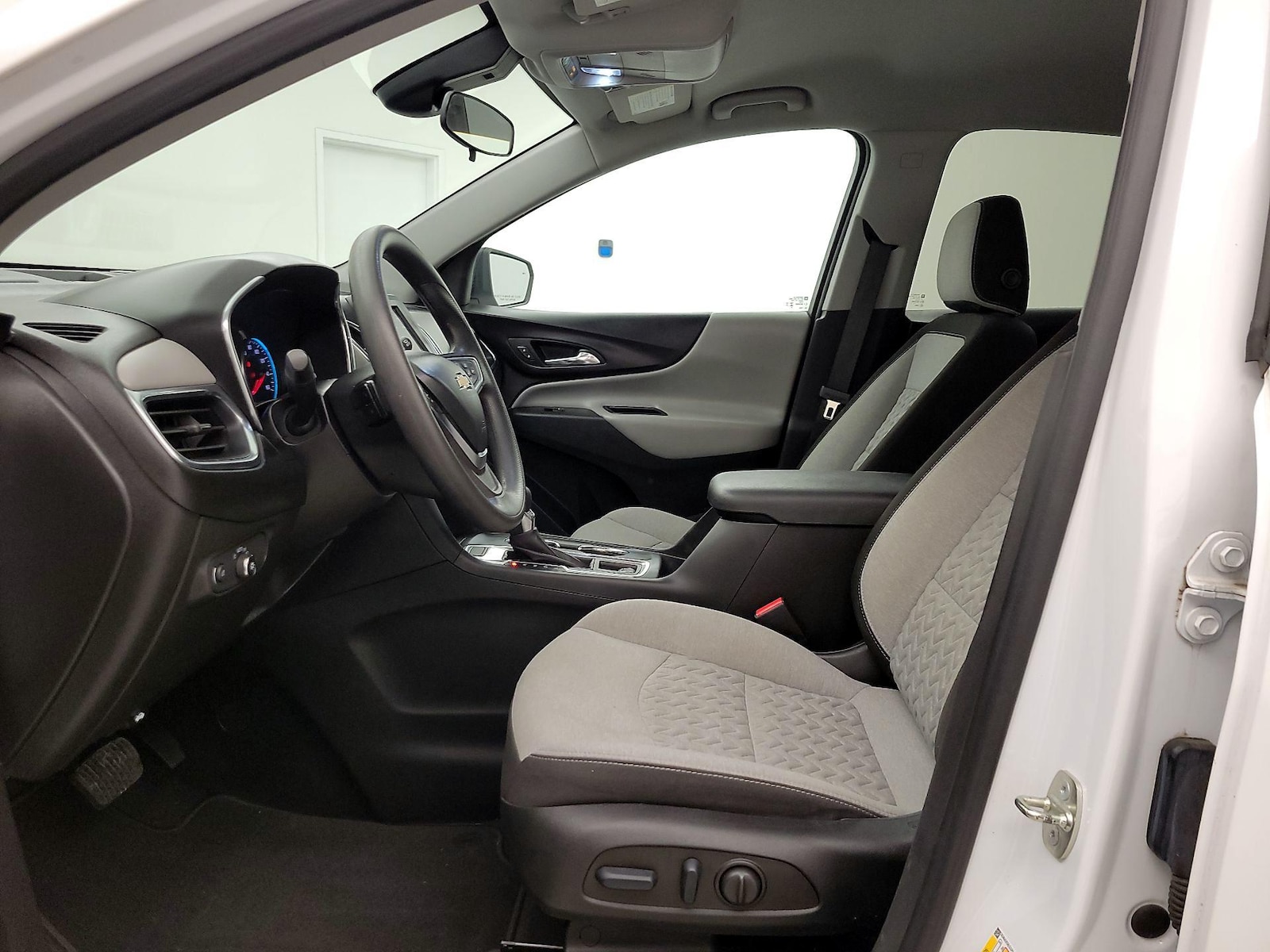 Power Seat(s) & Side Airbags