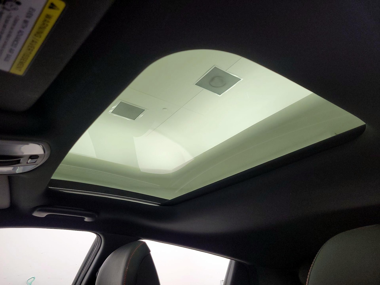 Sunroof(s) & Overhead Airbags