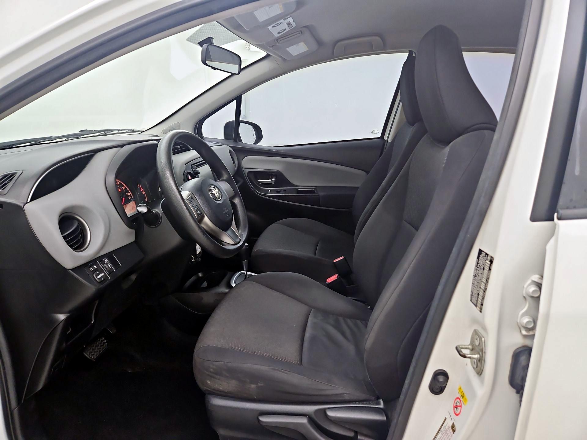 Thumbnail: 2016 Toyota Yaris - 11