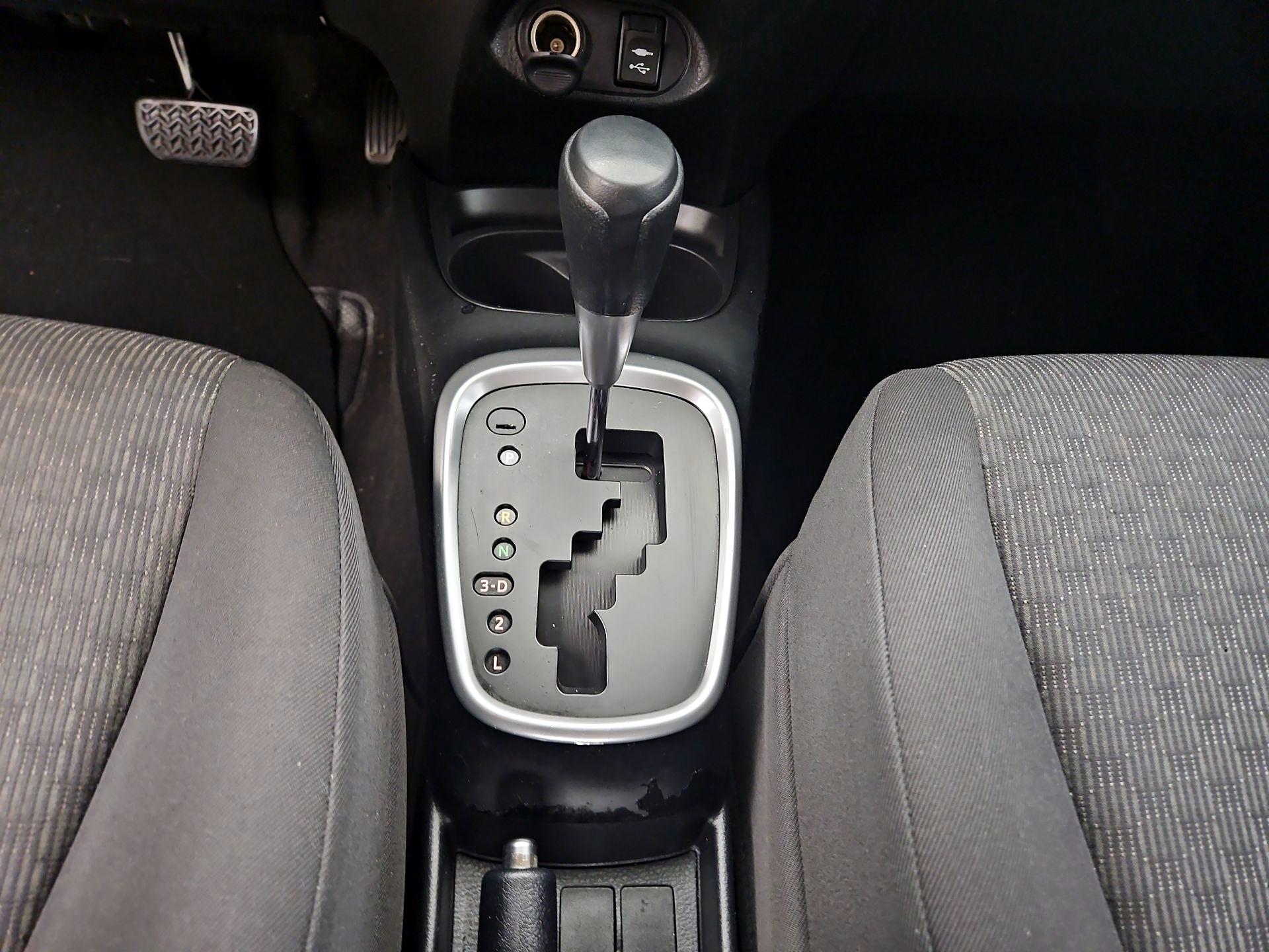 Thumbnail: 2016 Toyota Yaris - 16