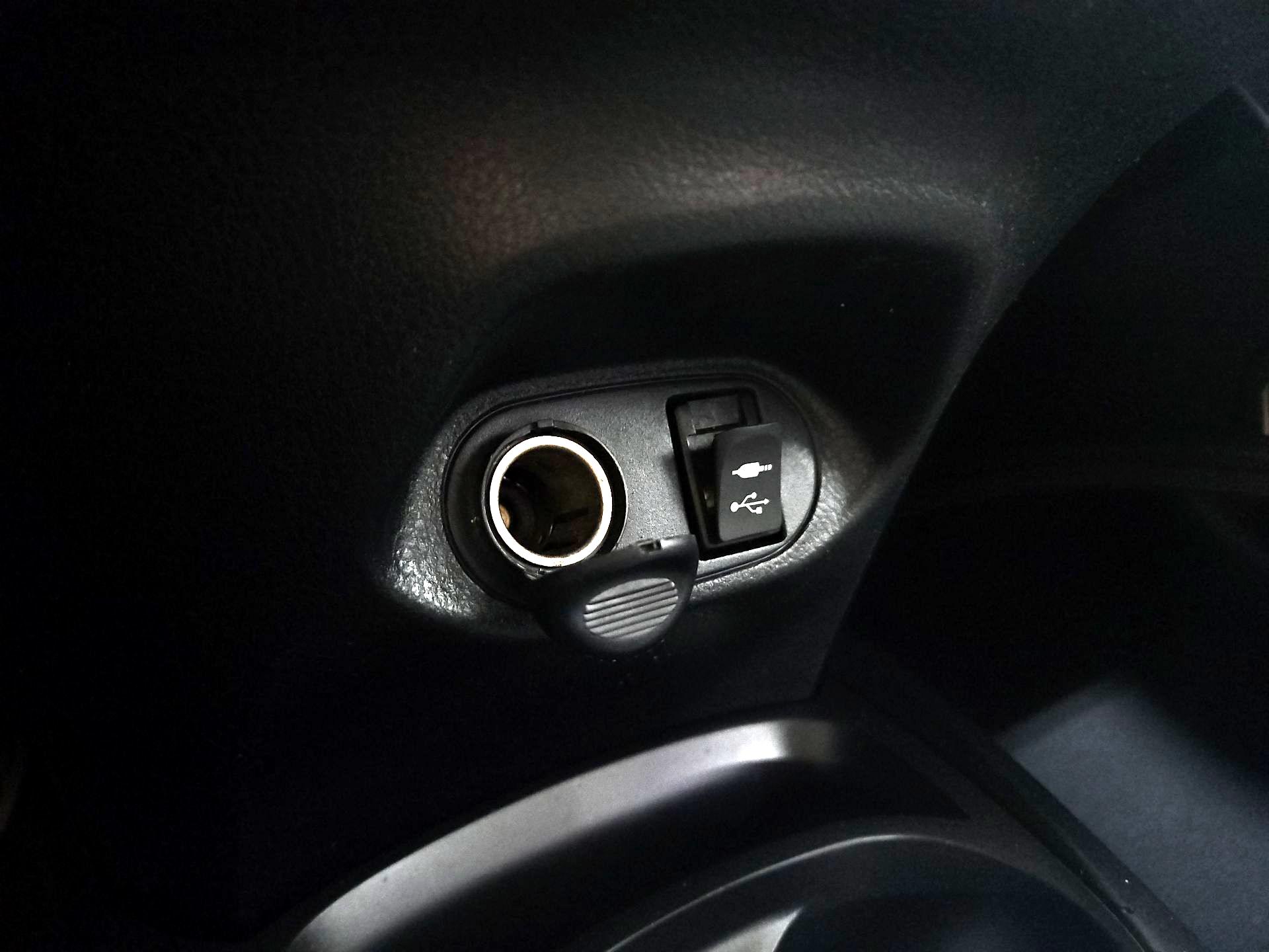 Thumbnail: 2016 Toyota Yaris - 17