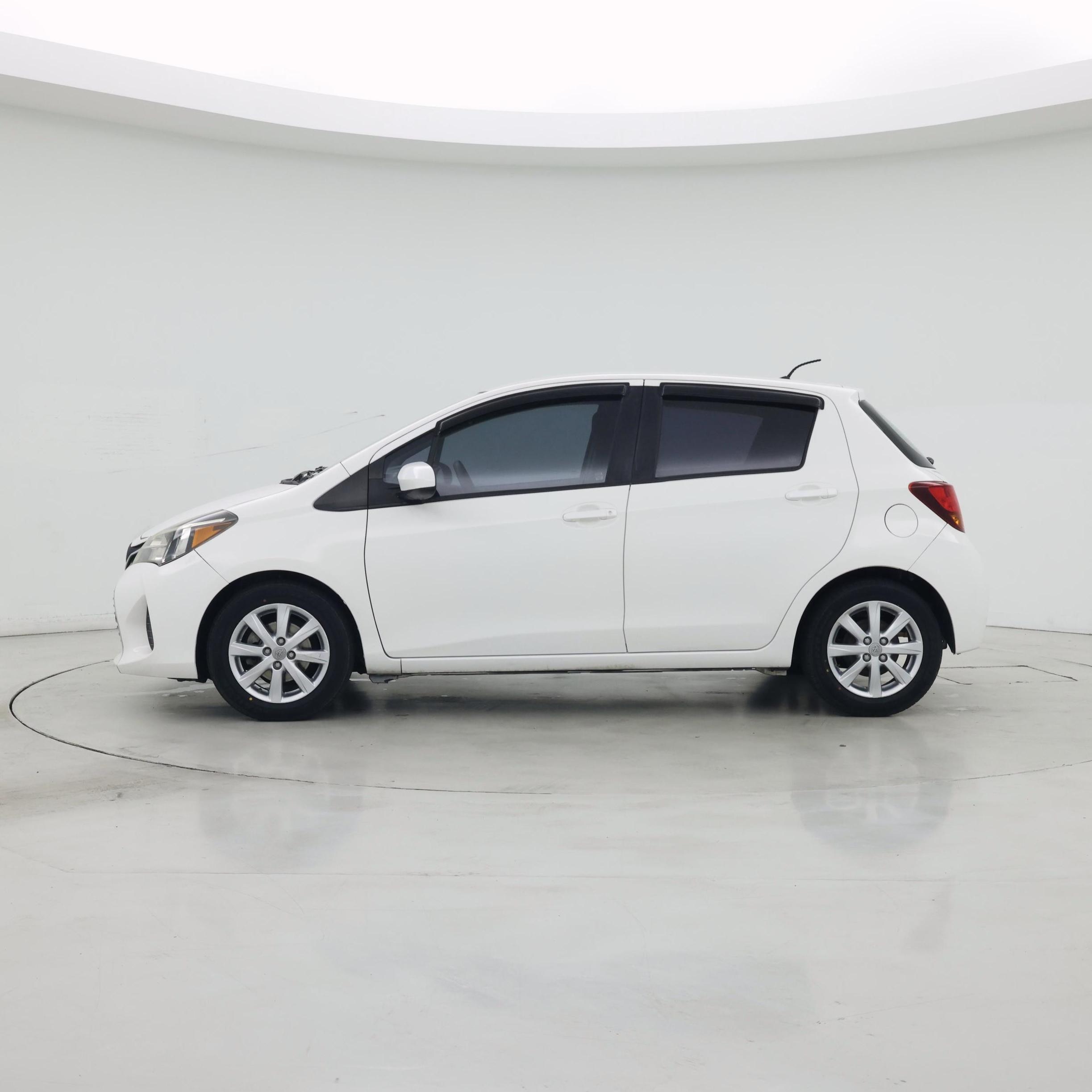 Thumbnail: 2016 Toyota Yaris - 3