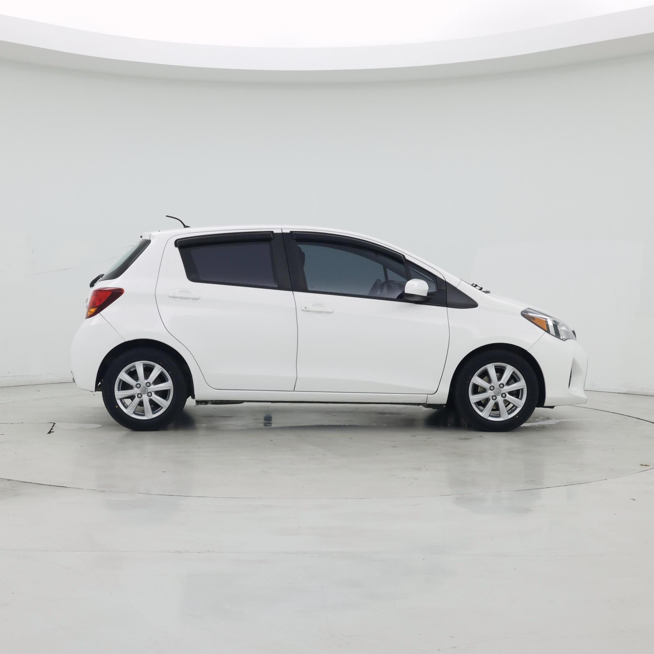 Thumbnail: 2016 Toyota Yaris - 7
