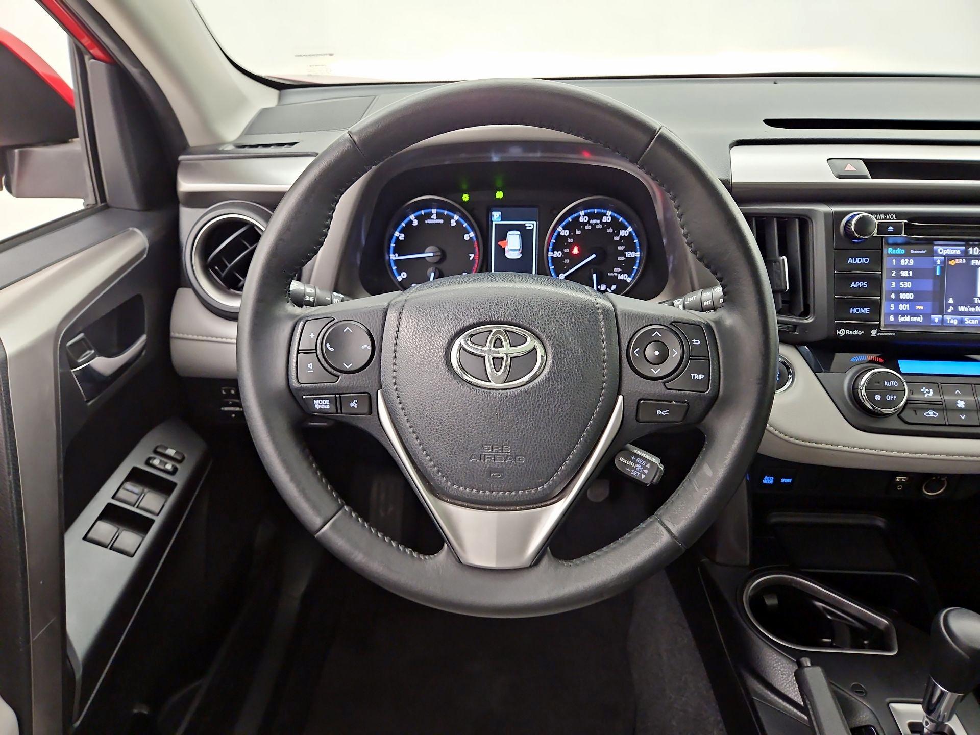 Thumbnail: 2017 Toyota RAV4 - 10