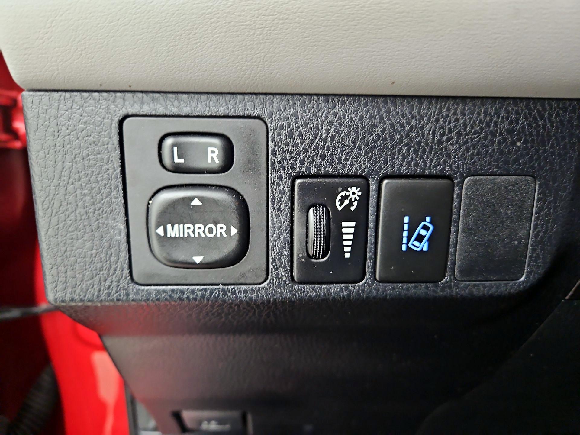 Thumbnail: 2017 Toyota RAV4 - 13