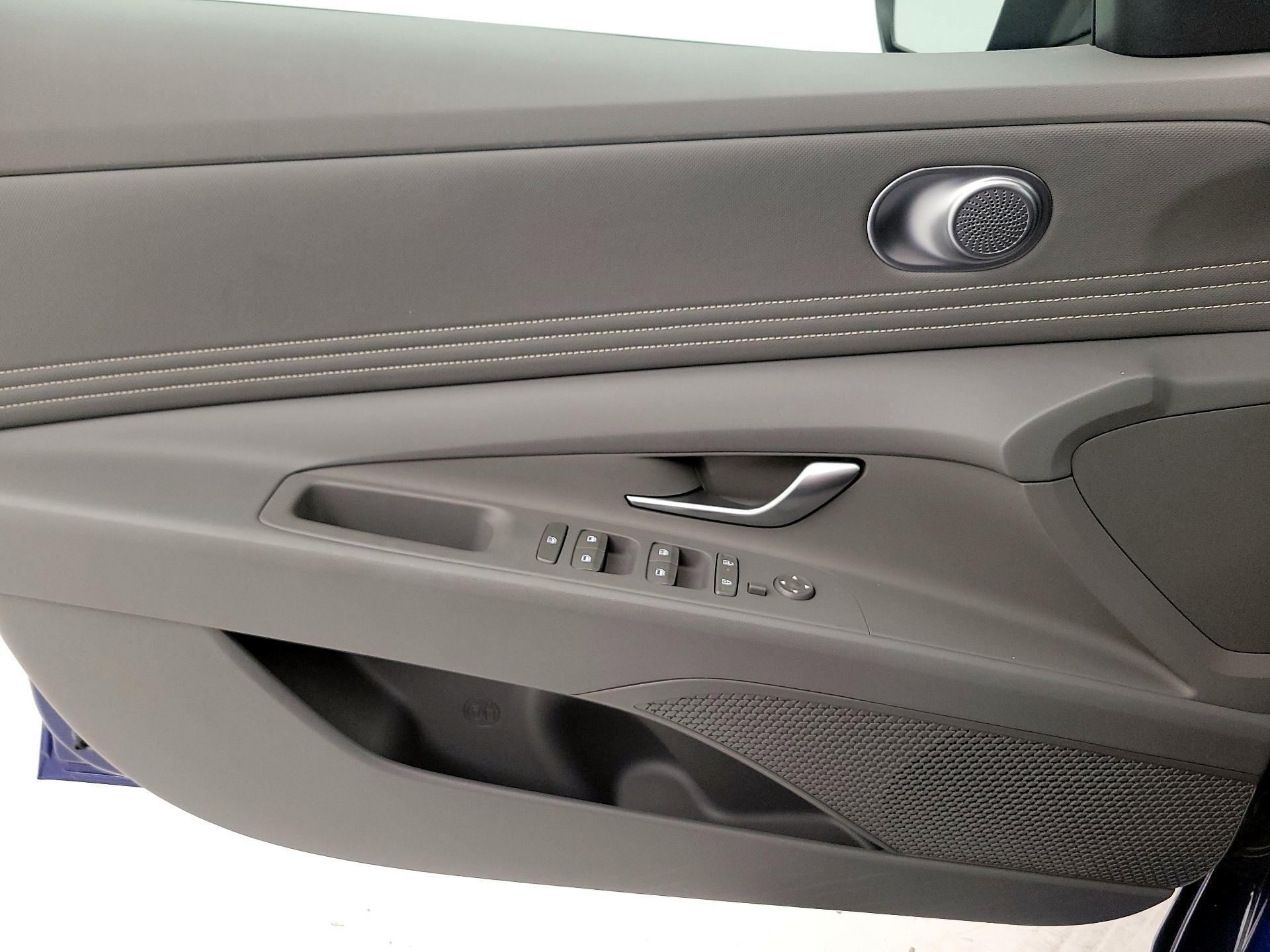 Thumbnail: 2024 Hyundai Elantra - 12
