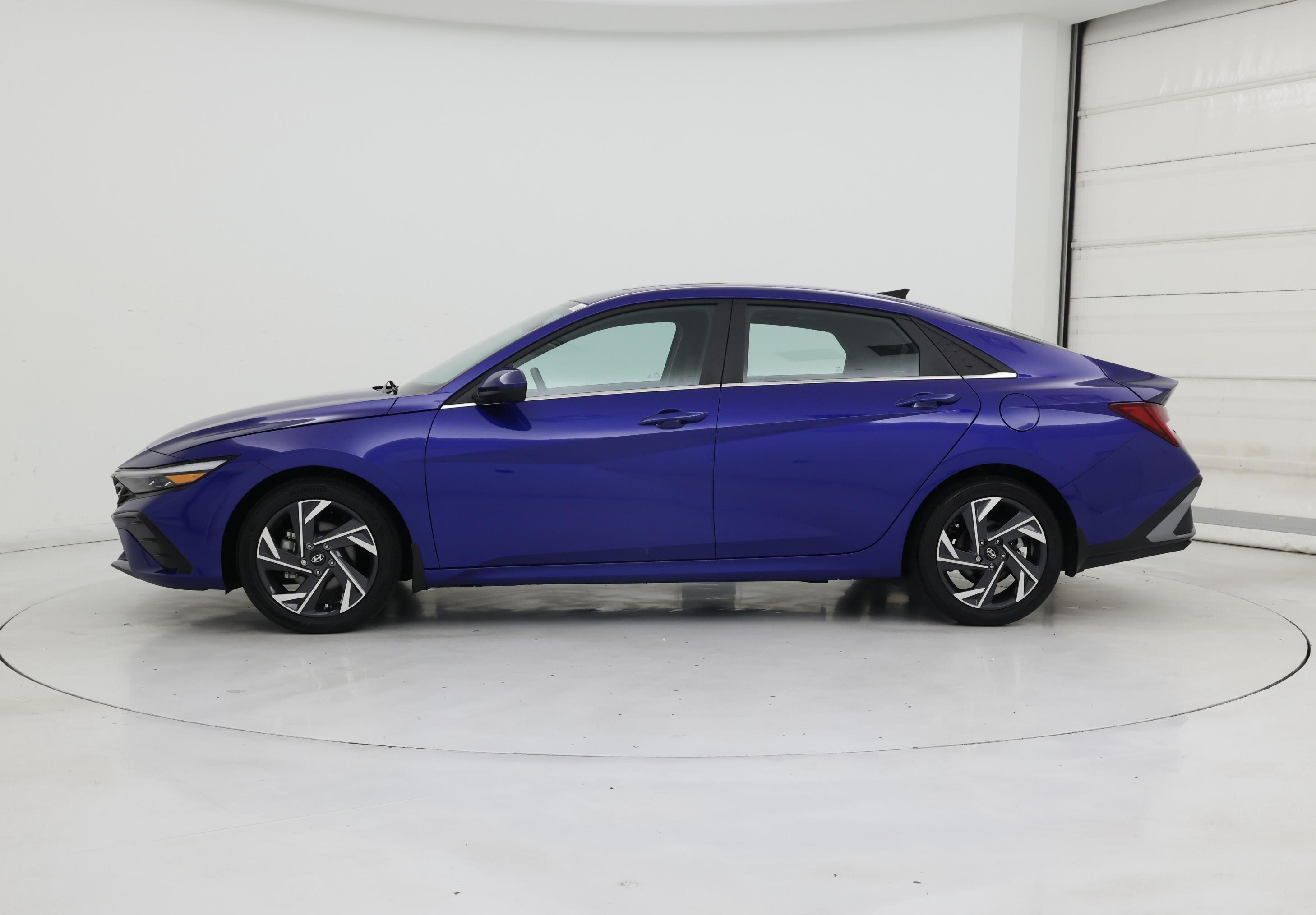 Thumbnail: 2024 Hyundai Elantra - 3