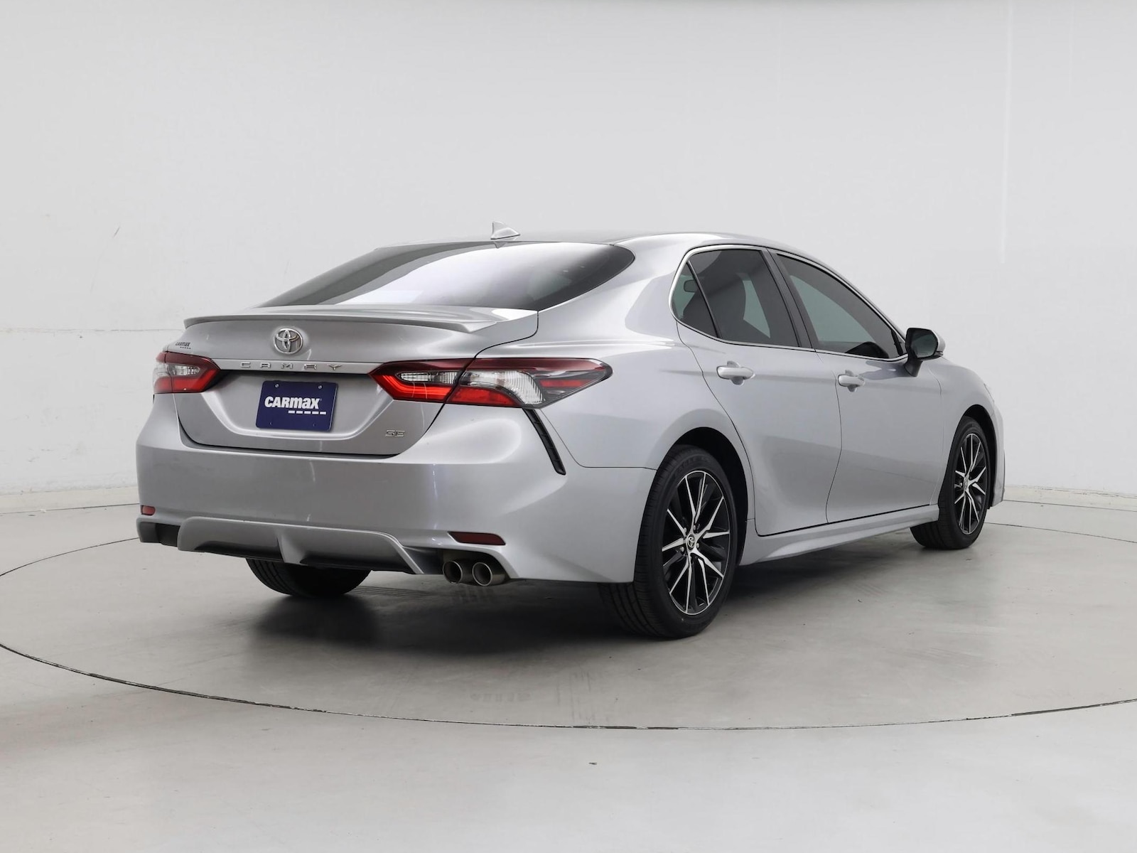 2022 Toyota Camry SE - Photo 9