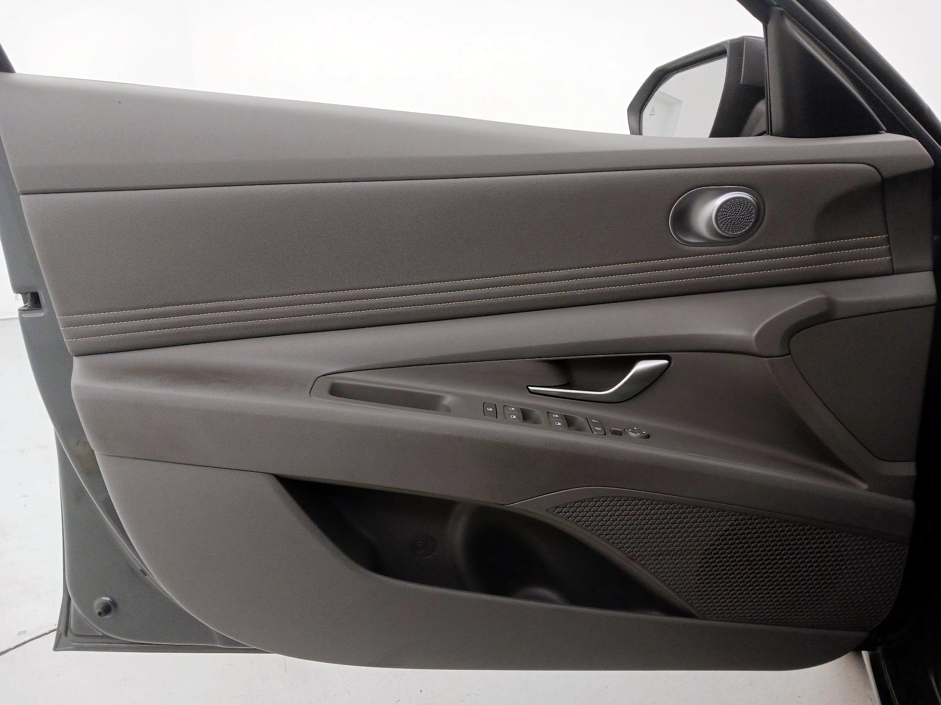 Thumbnail: 2025 Hyundai Elantra - 12