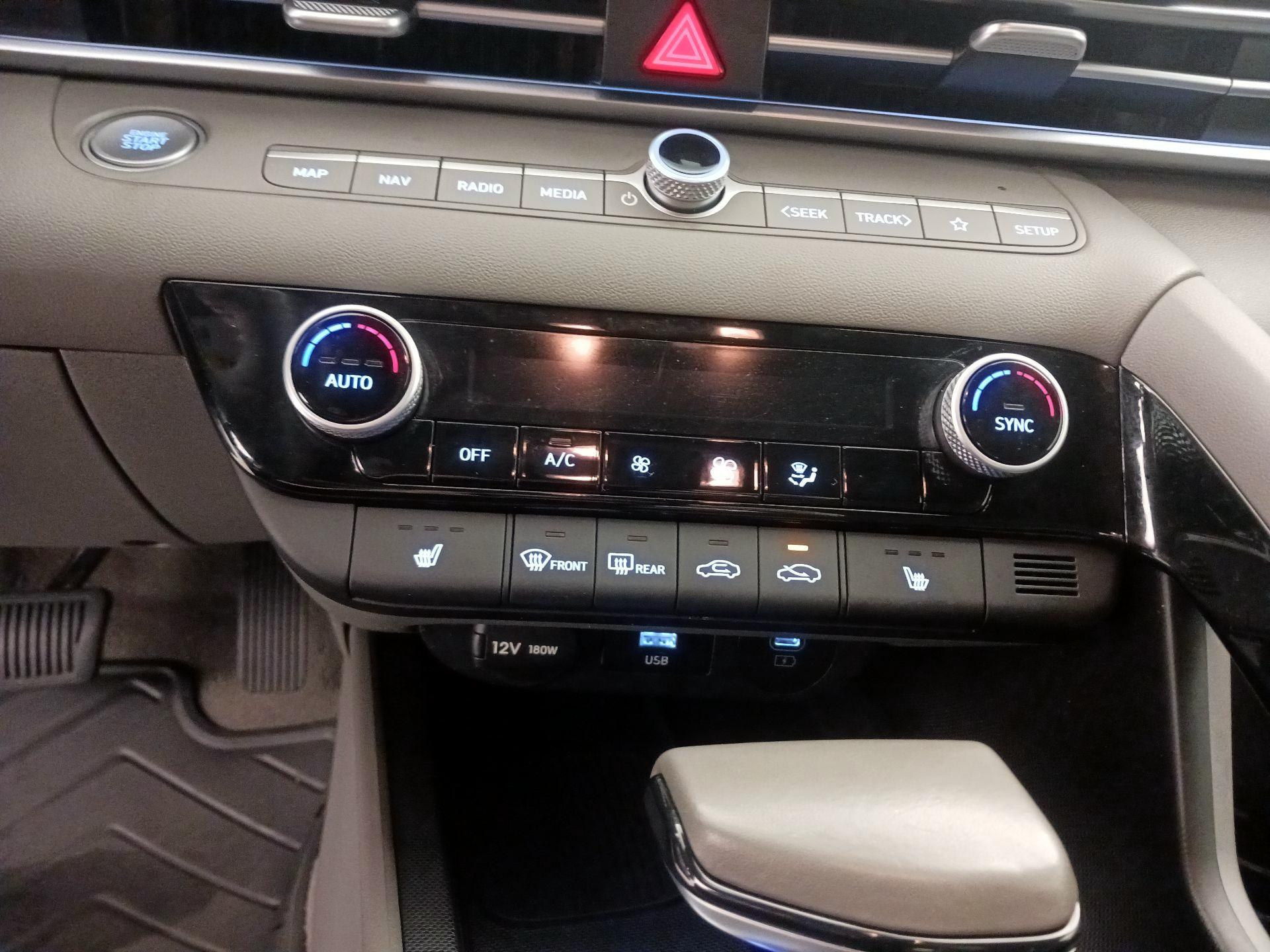 Thumbnail: 2025 Hyundai Elantra - 17