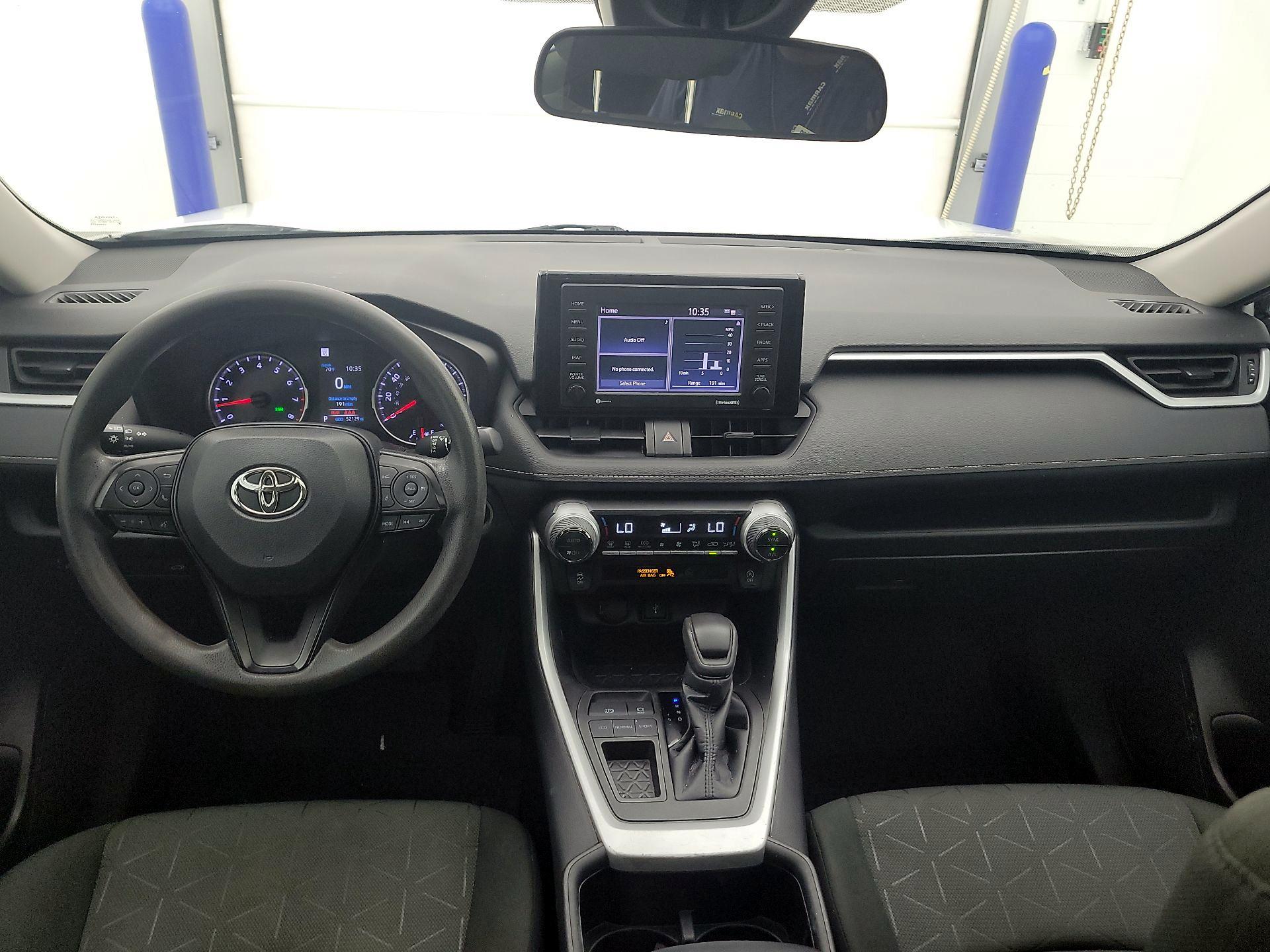 Thumbnail: 2022 Toyota RAV4 - 9