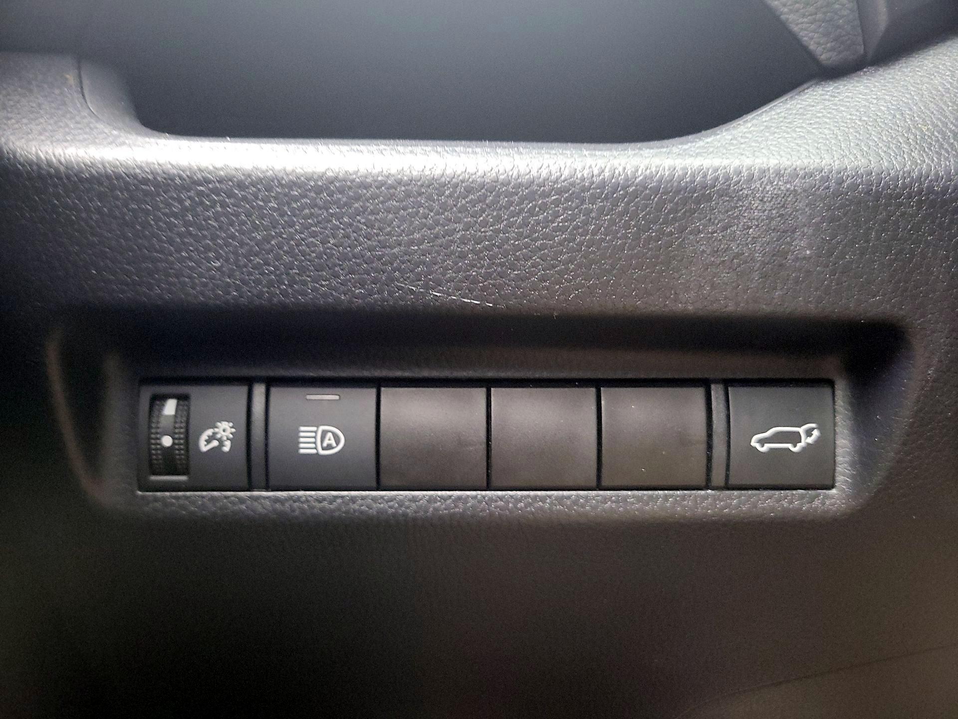 Thumbnail: 2022 Toyota RAV4 - 13