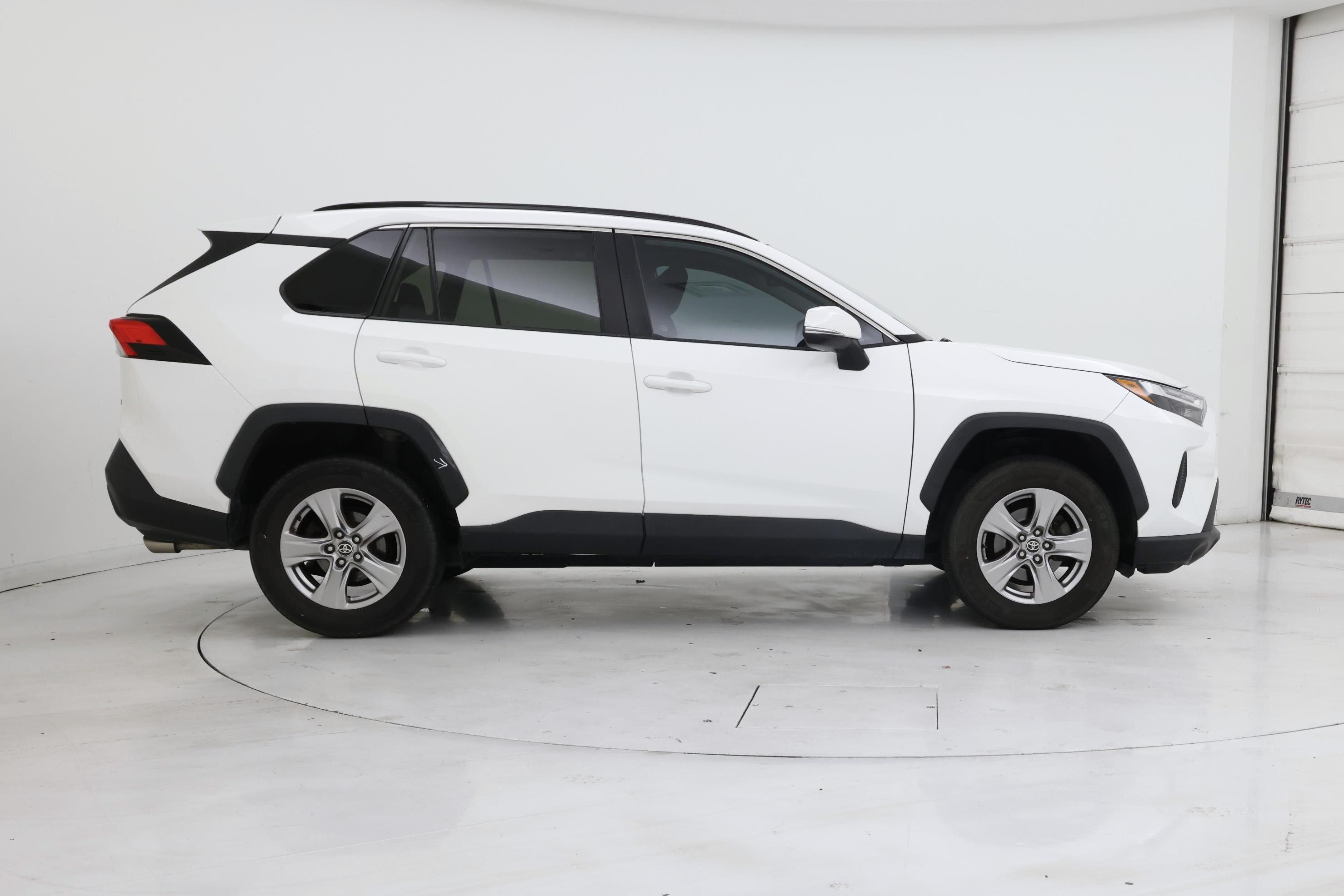 Thumbnail: 2022 Toyota RAV4 - 7