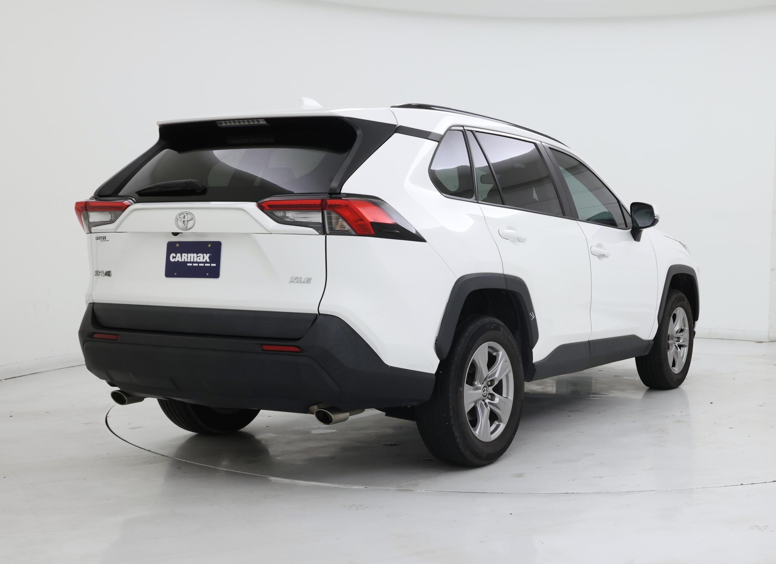 Thumbnail: 2022 Toyota RAV4 - 8