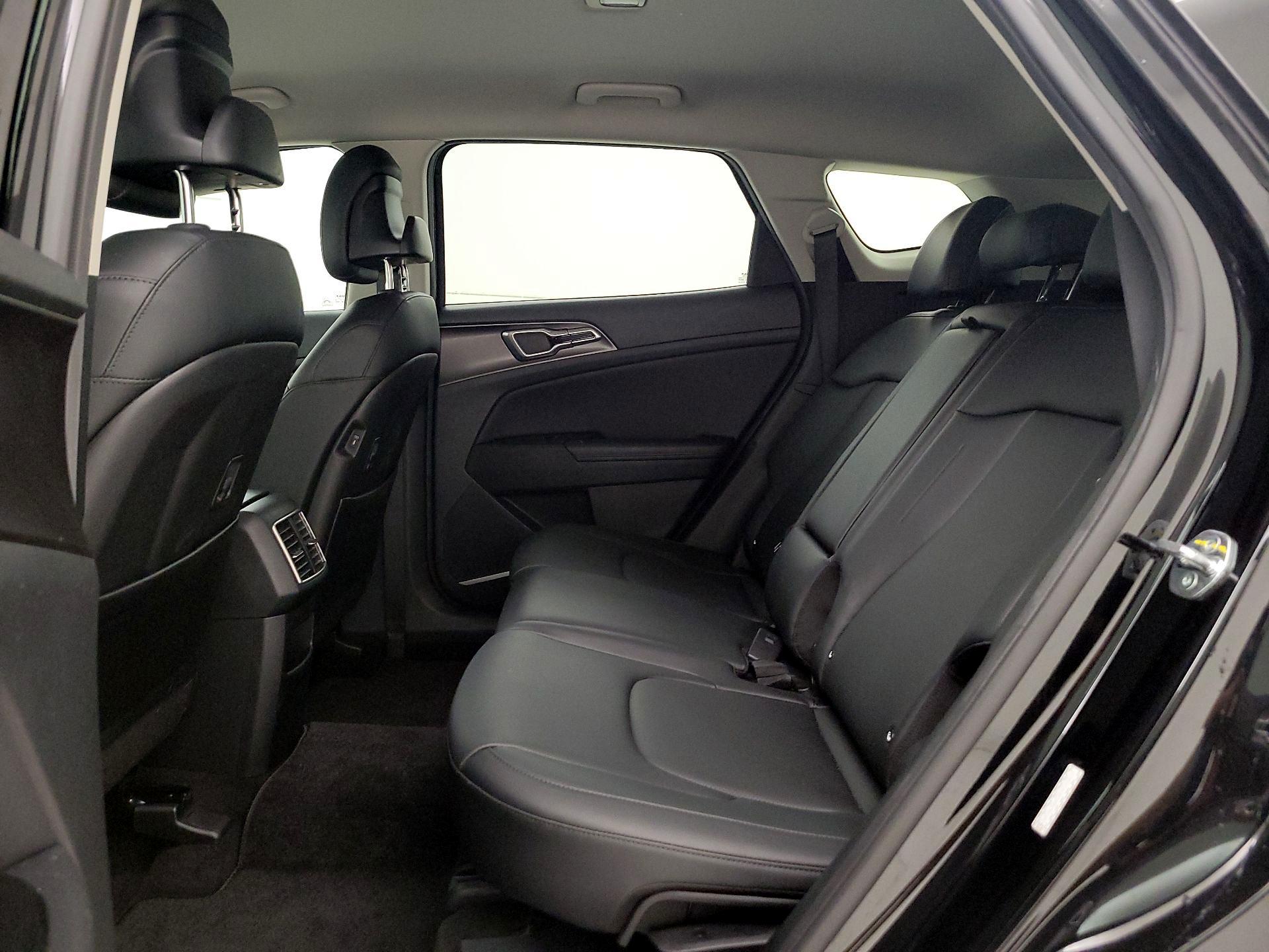 Thumbnail: 2023 Kia Sportage - 20