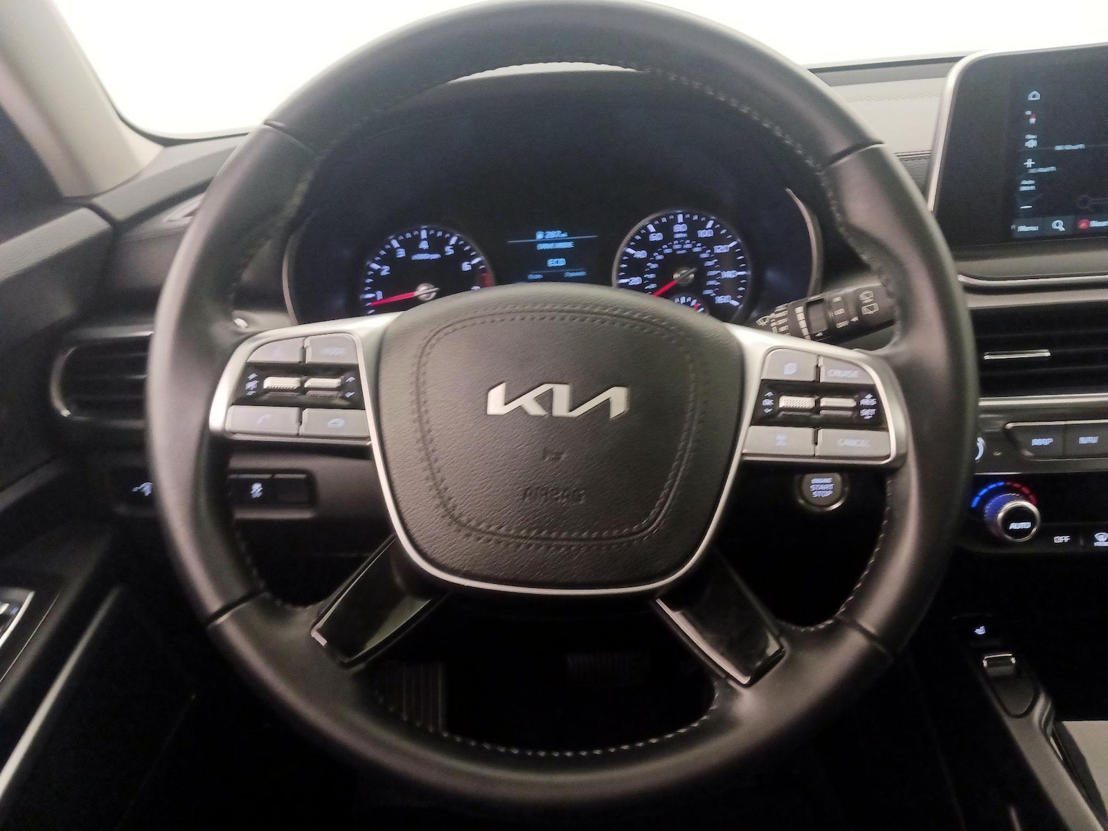 2022 Kia Telluride S - Photo 11