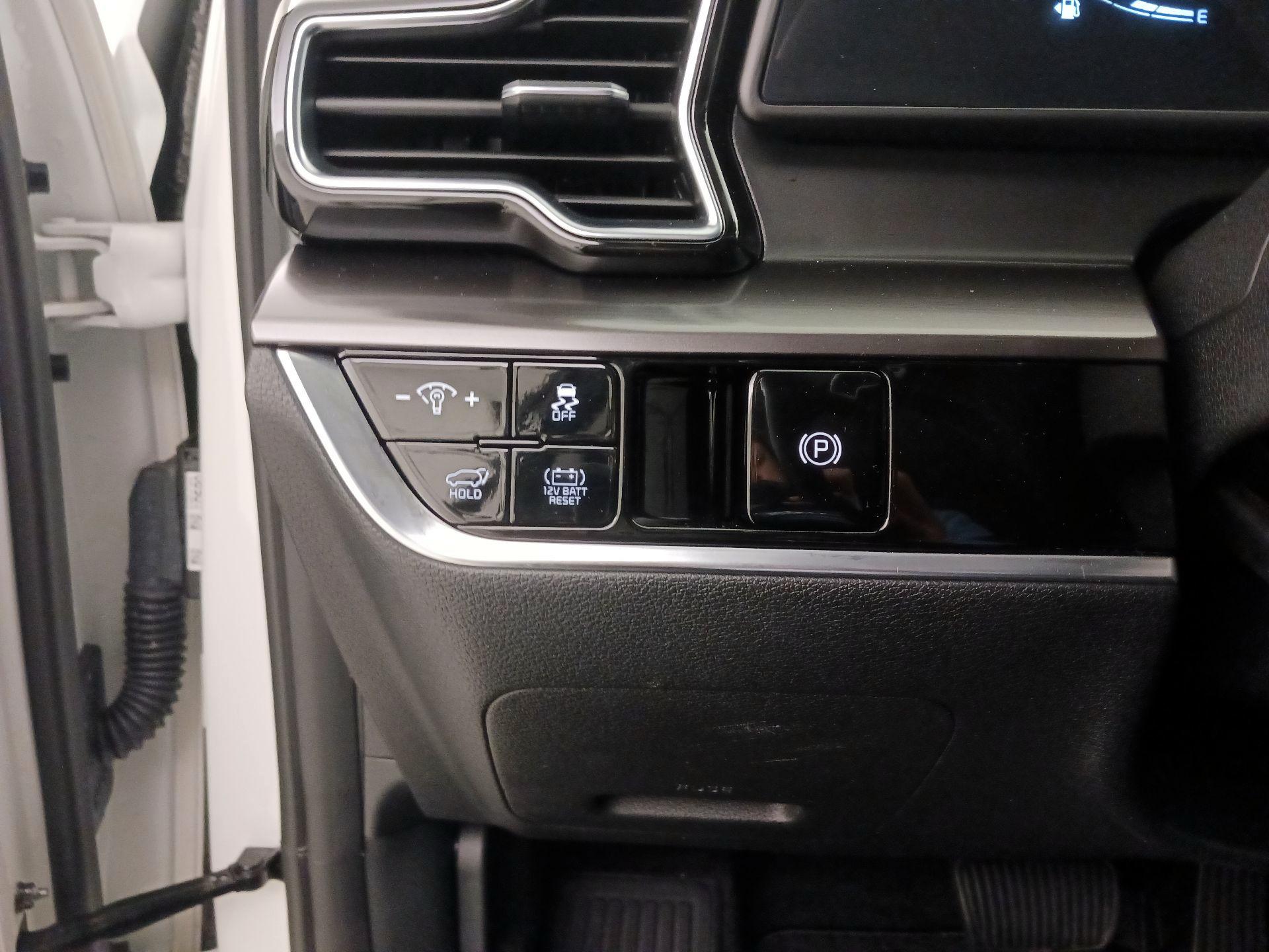 Thumbnail: 2024 Kia Sportage - 13