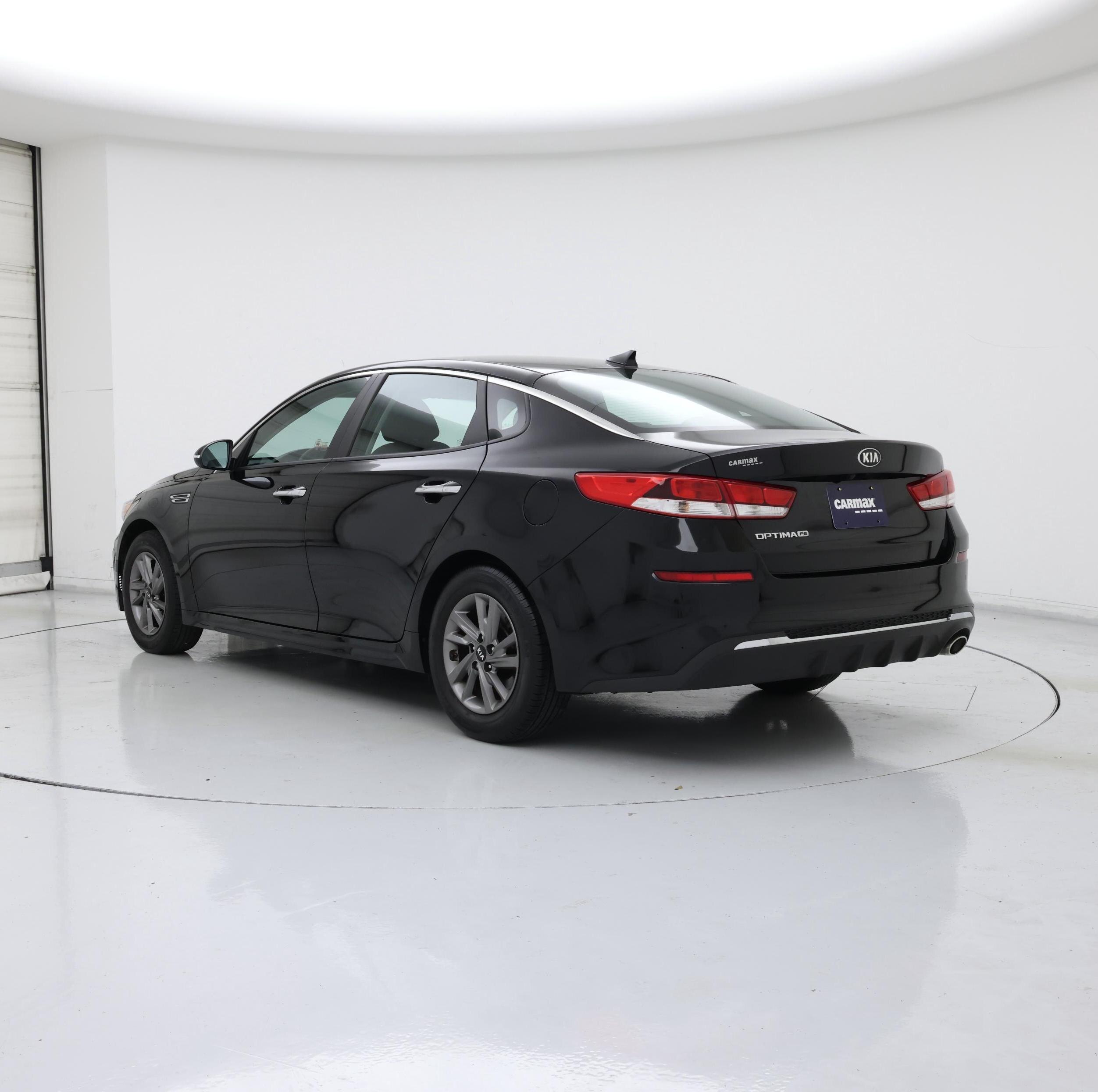 Thumbnail: 2020 Kia Optima - 2