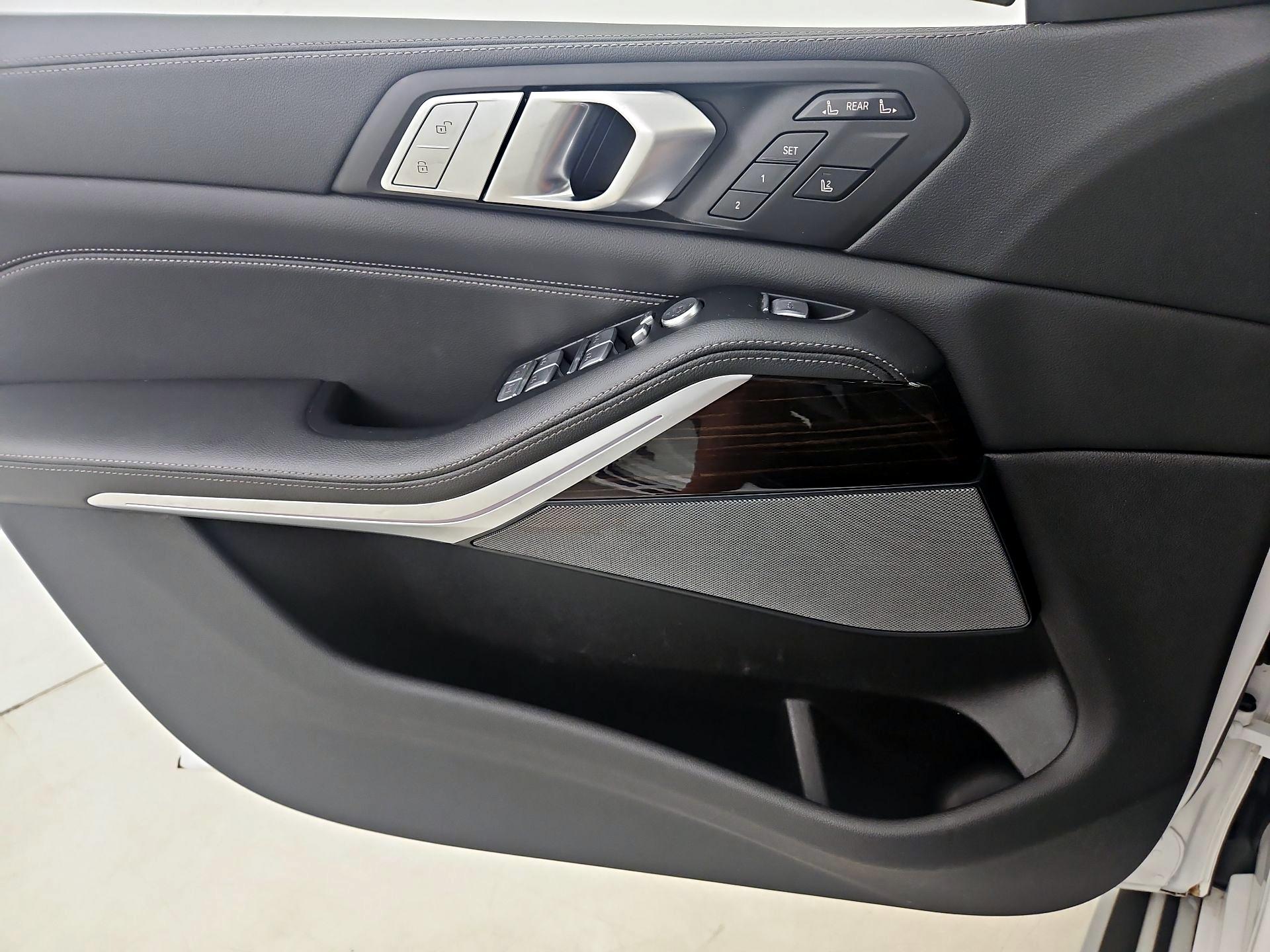 Thumbnail: 2020 BMW X7 - 12