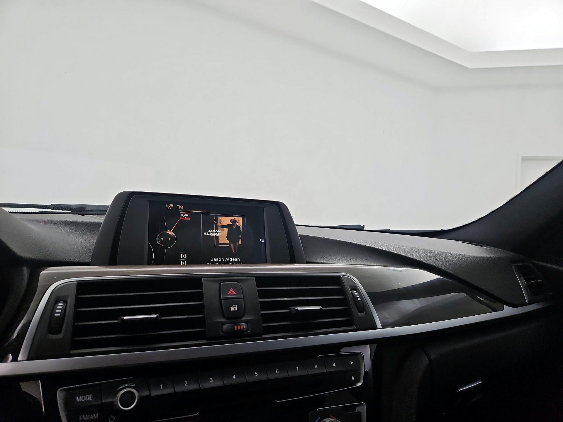Thumbnail: 2017 BMW 3 Series - 15