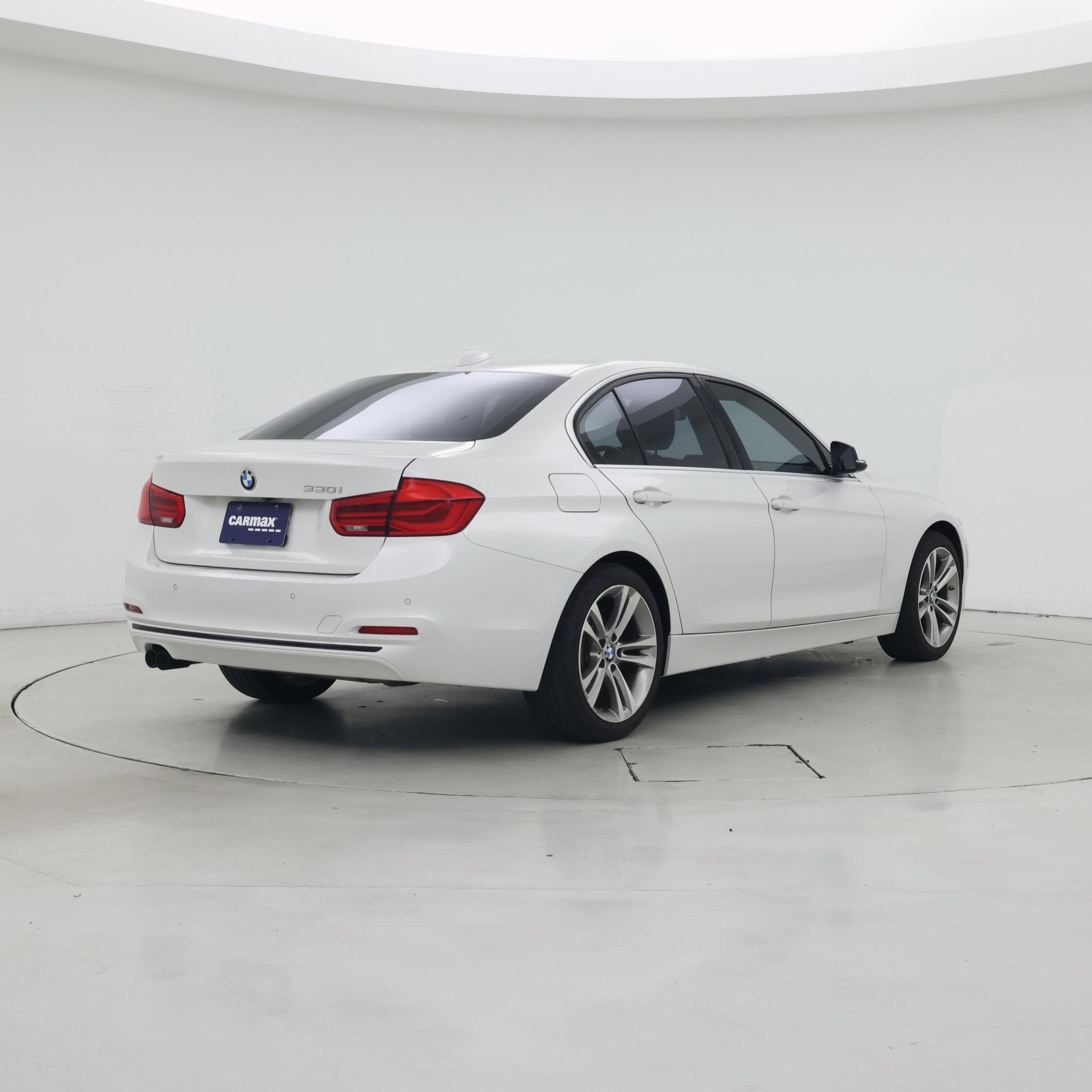 Thumbnail: 2017 BMW 3 Series - 8