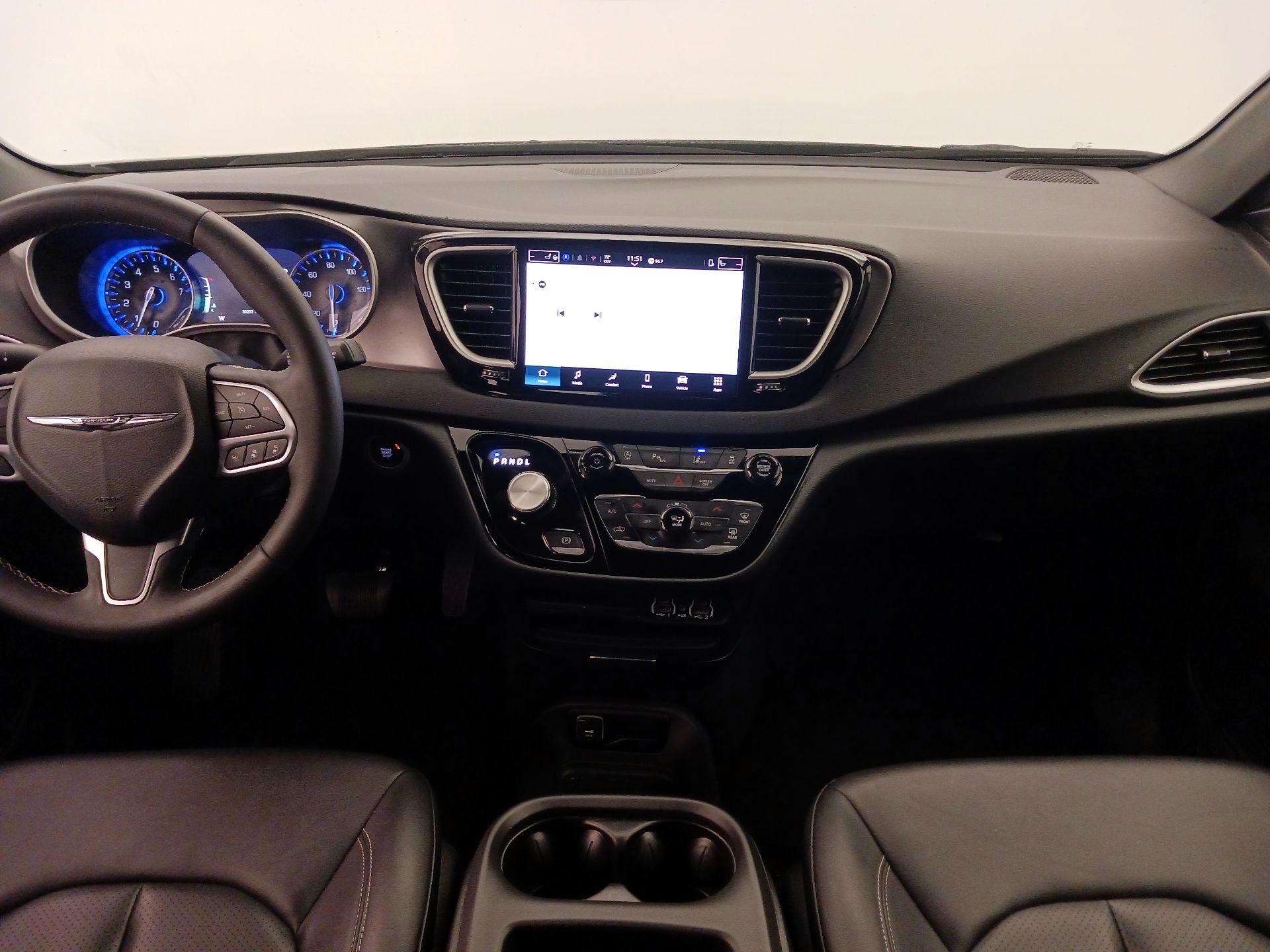 Thumbnail: 2025 Chrysler Pacifica - 9