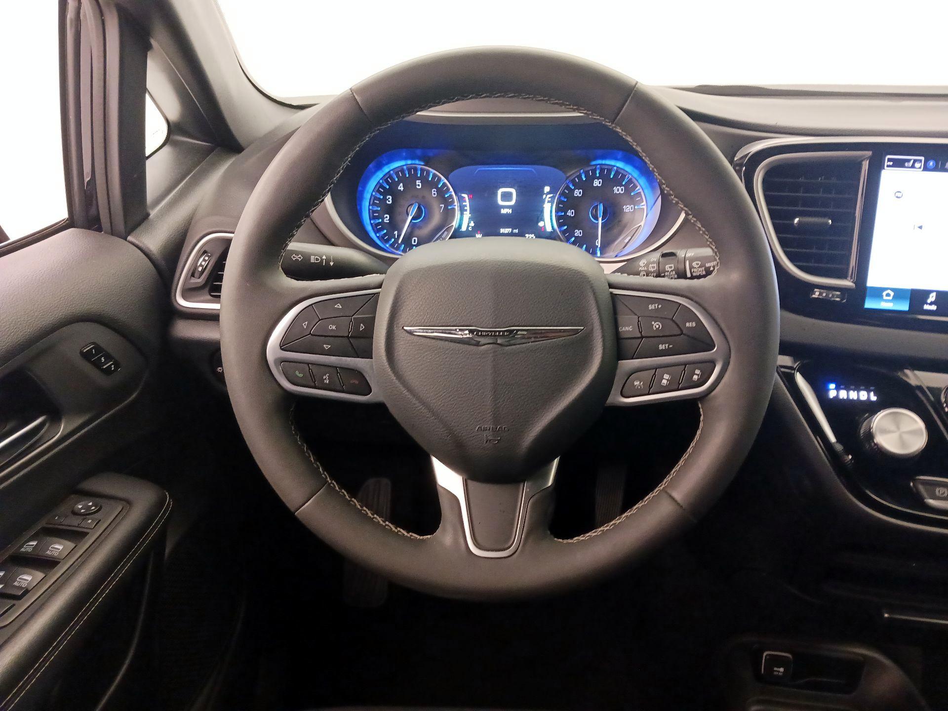 Thumbnail: 2025 Chrysler Pacifica - 10